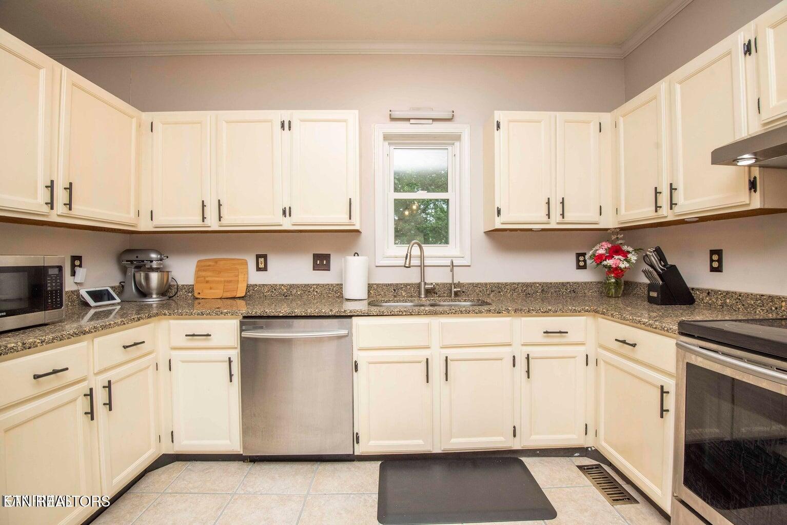 1728 Stone Hedge Drive Knoxville TN 37909