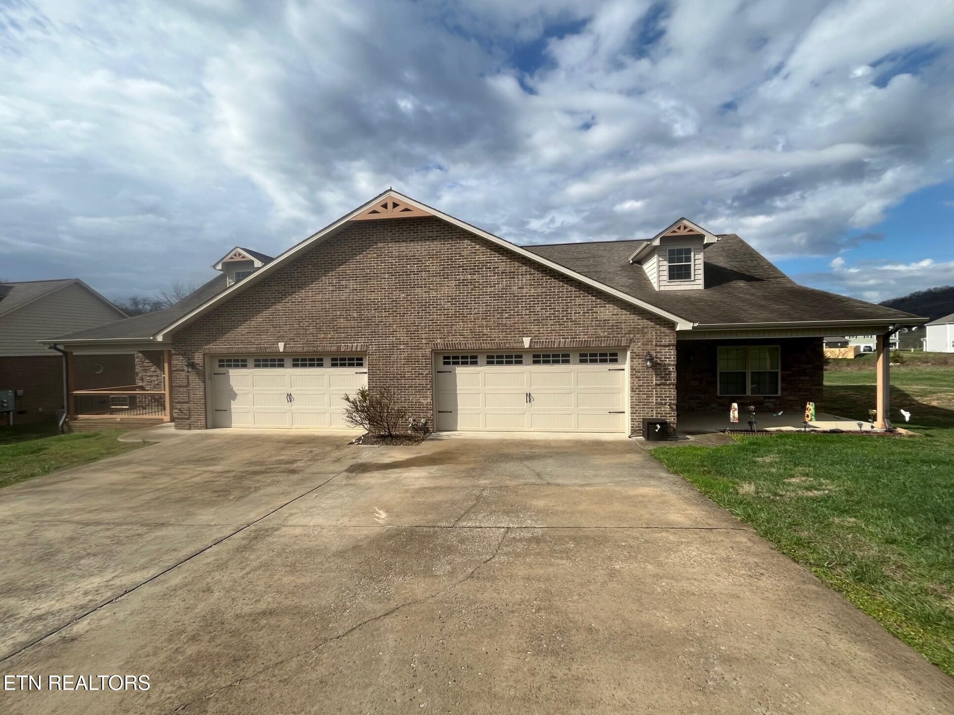 3023 Creekside Villas Drive Dandridge TN 37725