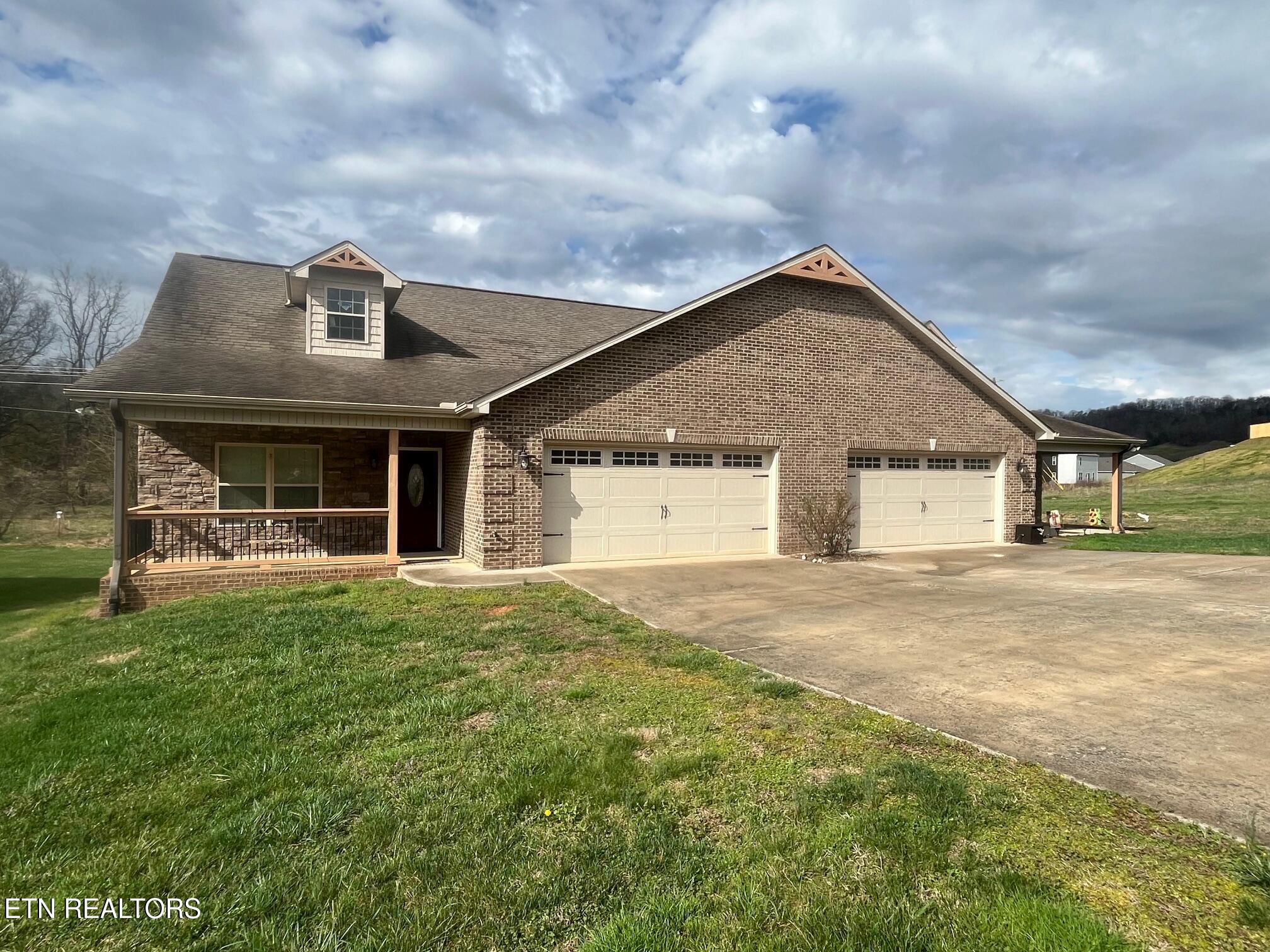 3023 Creekside Villas Drive Dandridge TN 37725