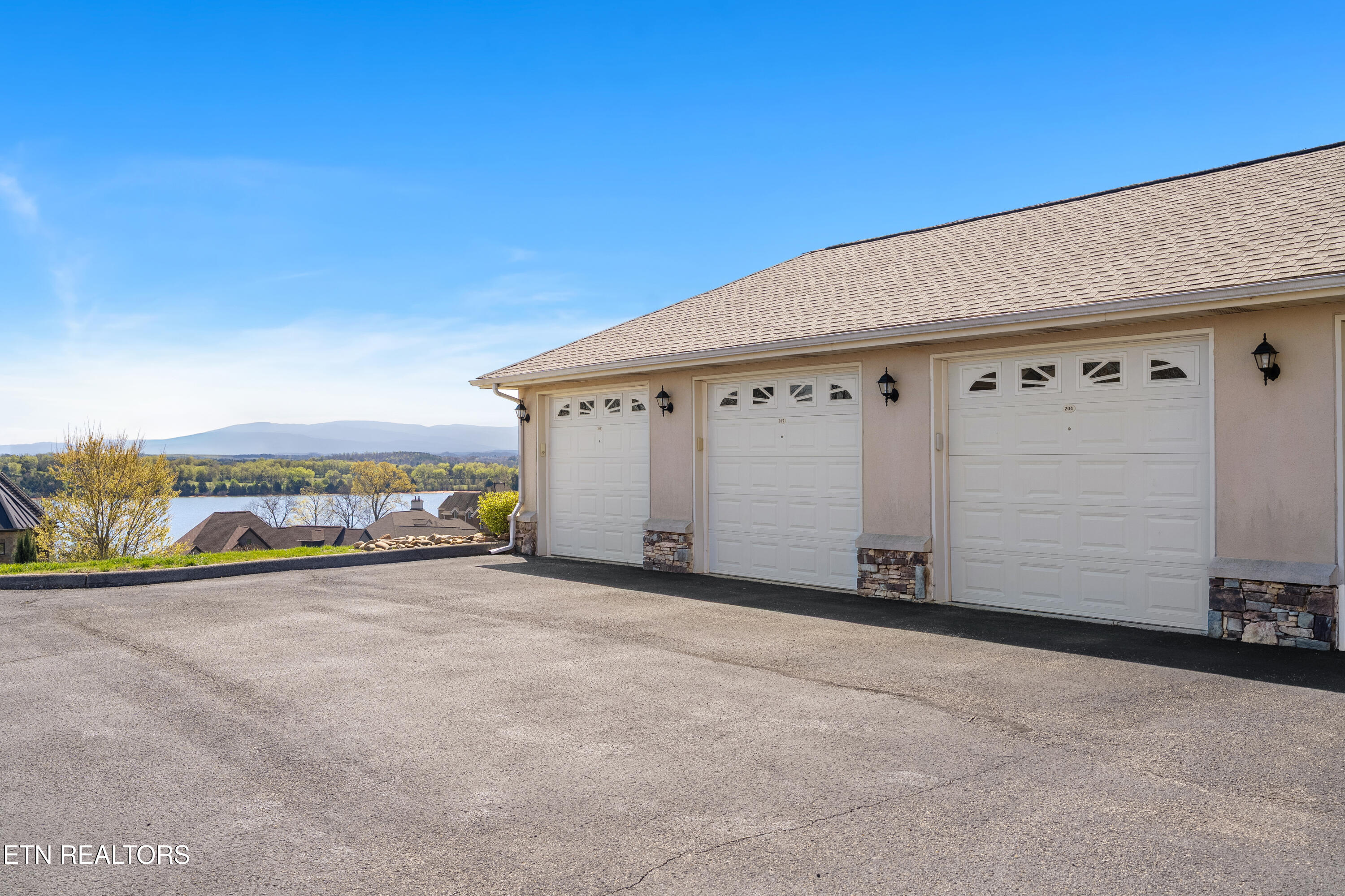 555 Rarity Bay Parkway Vonore TN 37885