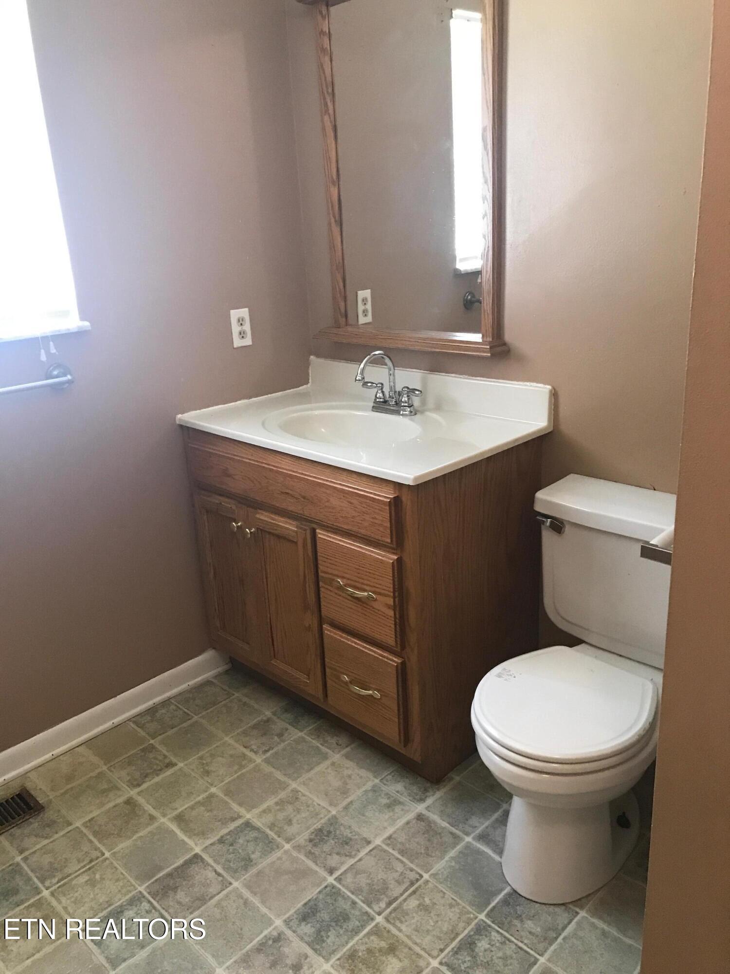 305 Reagan Street Harrogate TN 37752