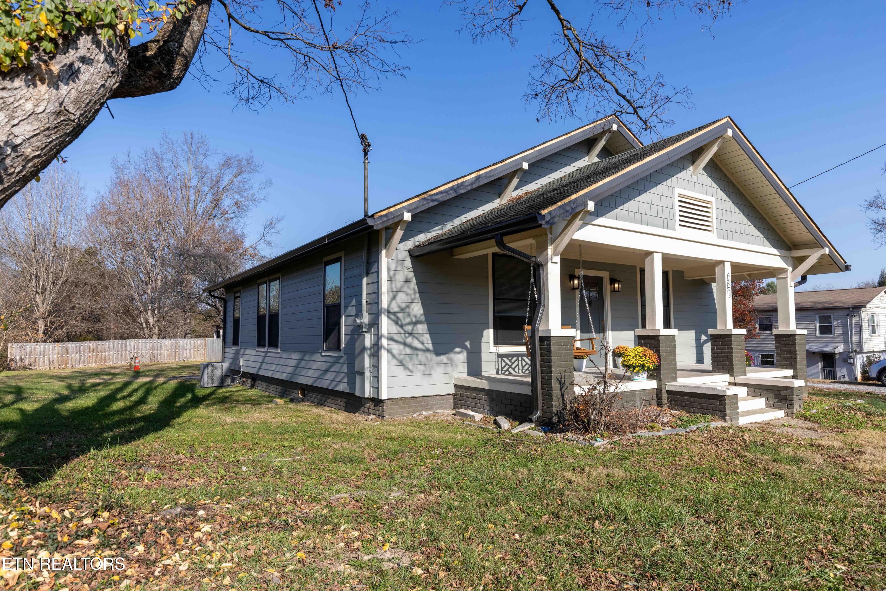 221 E Ford Valley Road Knoxville TN 37920