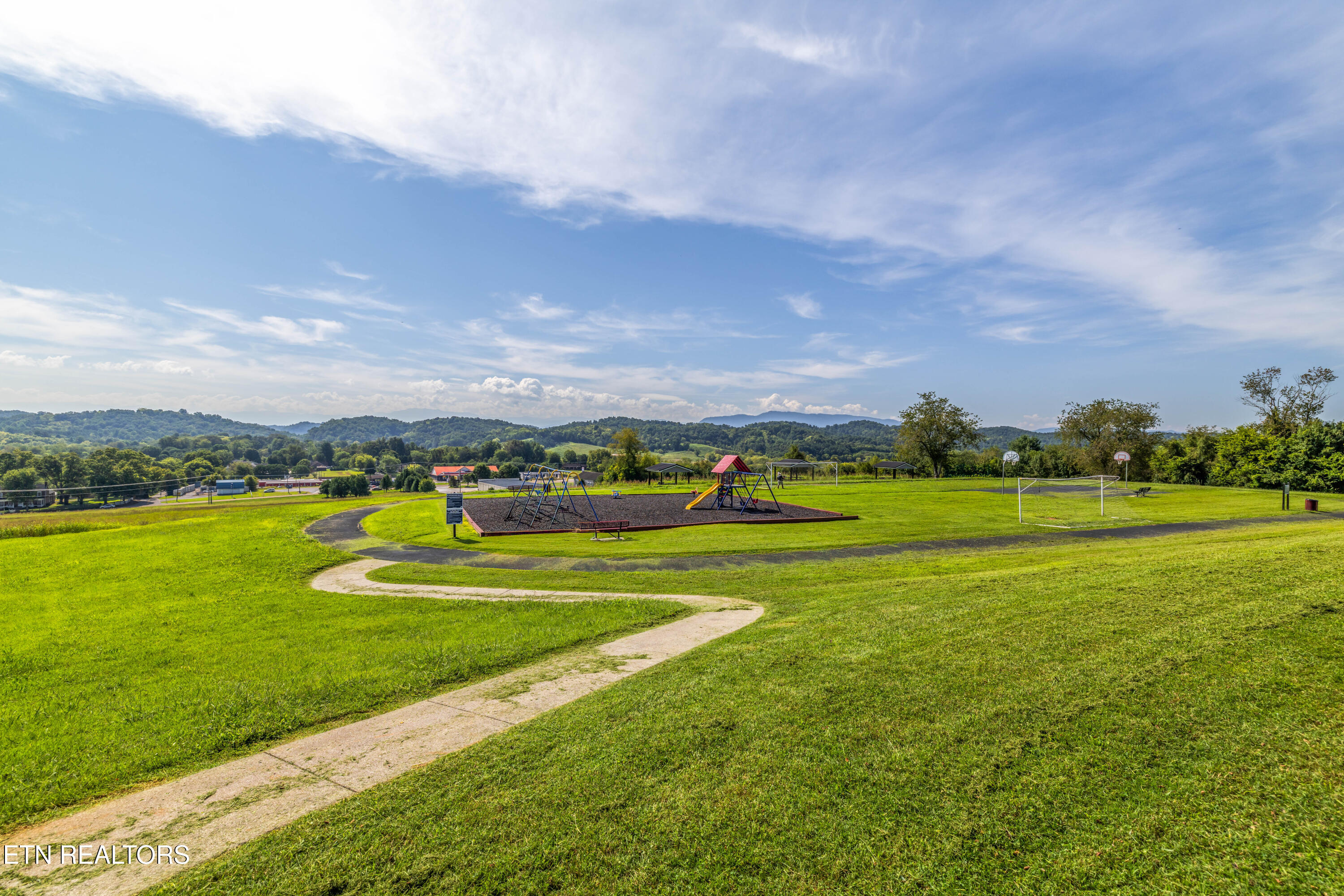 1322 Silver Charm Way Sevierville TN 37876