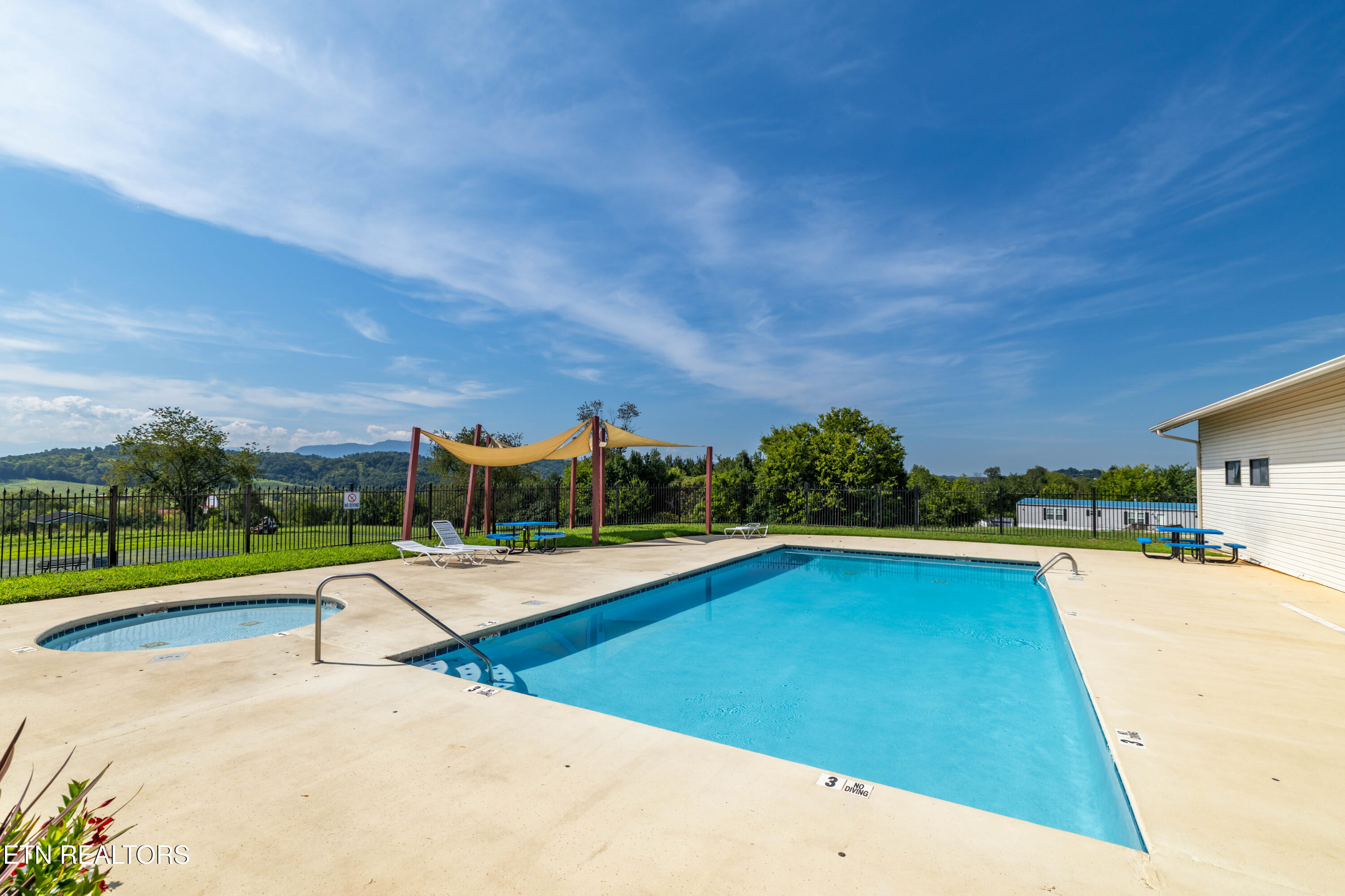 1322 Silver Charm Way Sevierville TN 37876