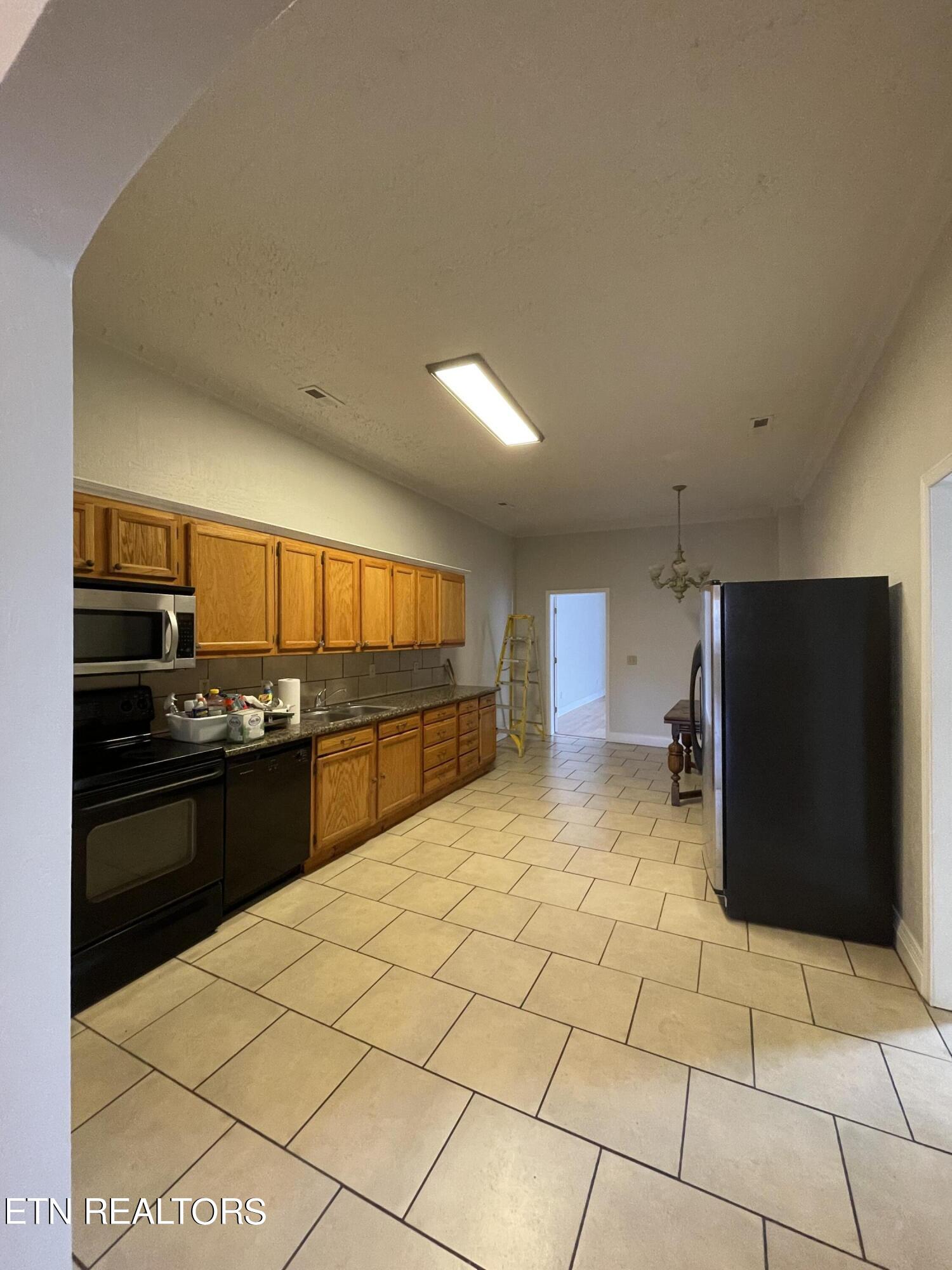 426 N Roane Street Harriman TN 37748