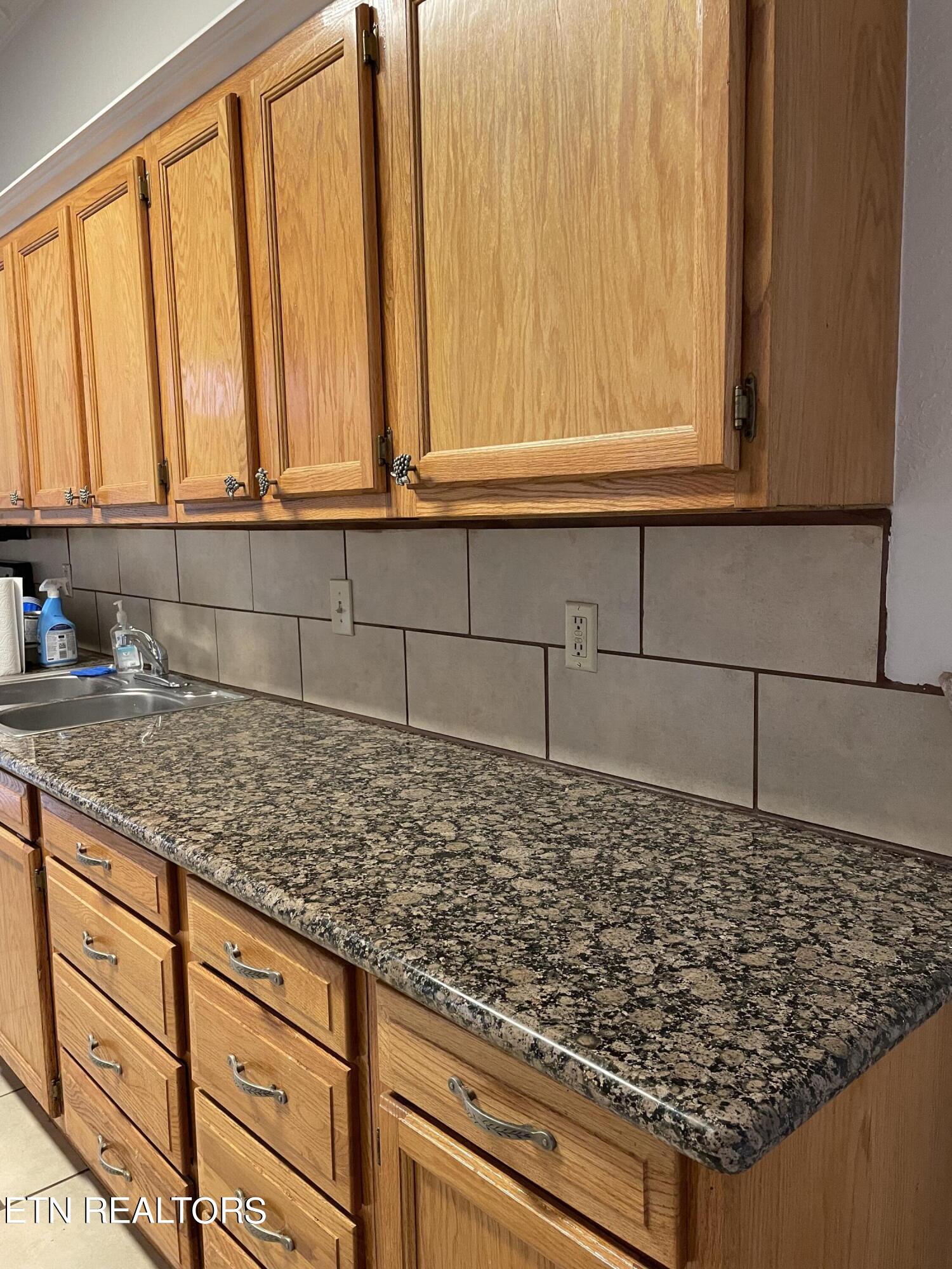 426 N Roane Street Harriman TN 37748