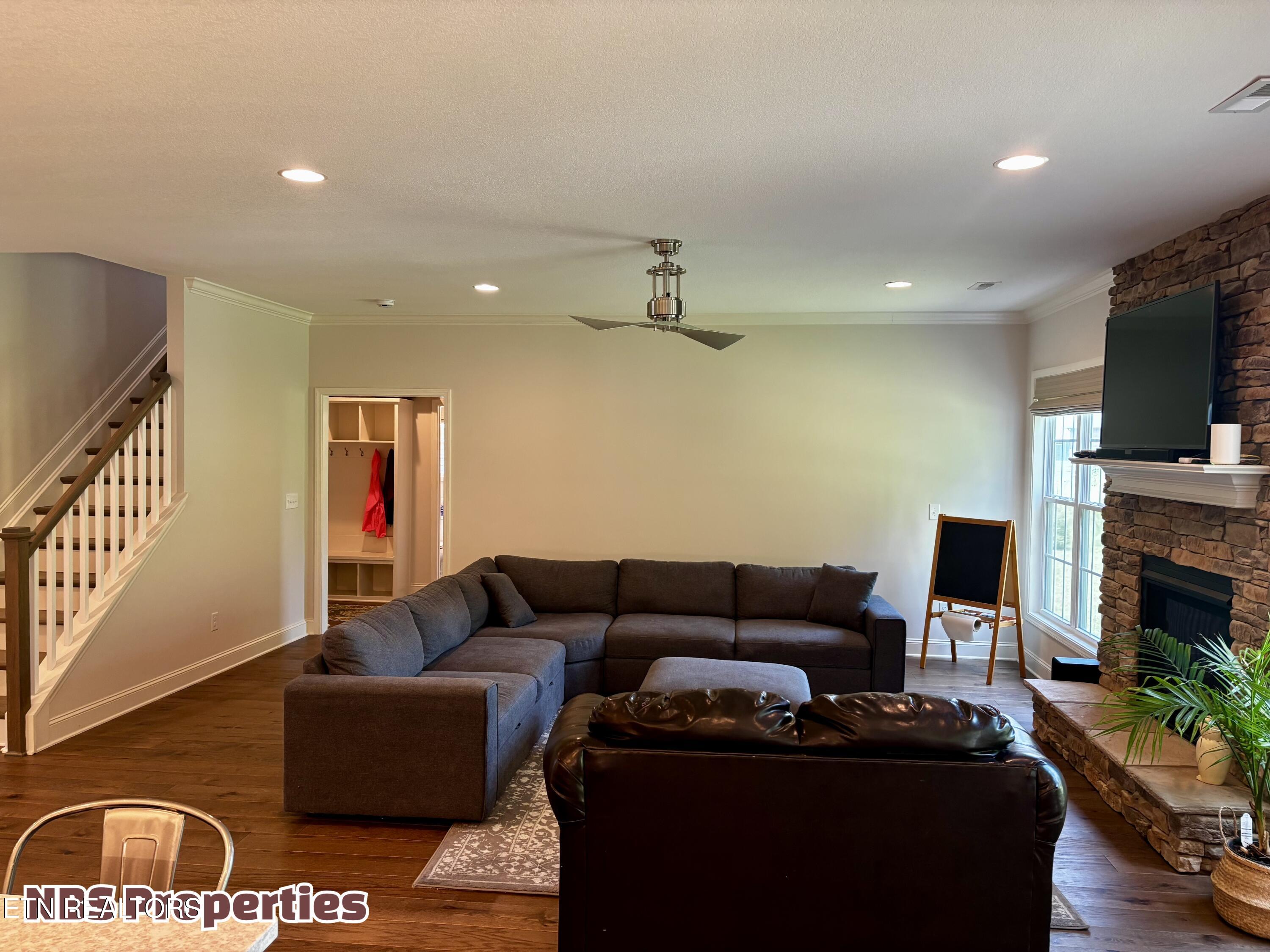 1106 Snowy Peak Lane Knoxville TN 37922
