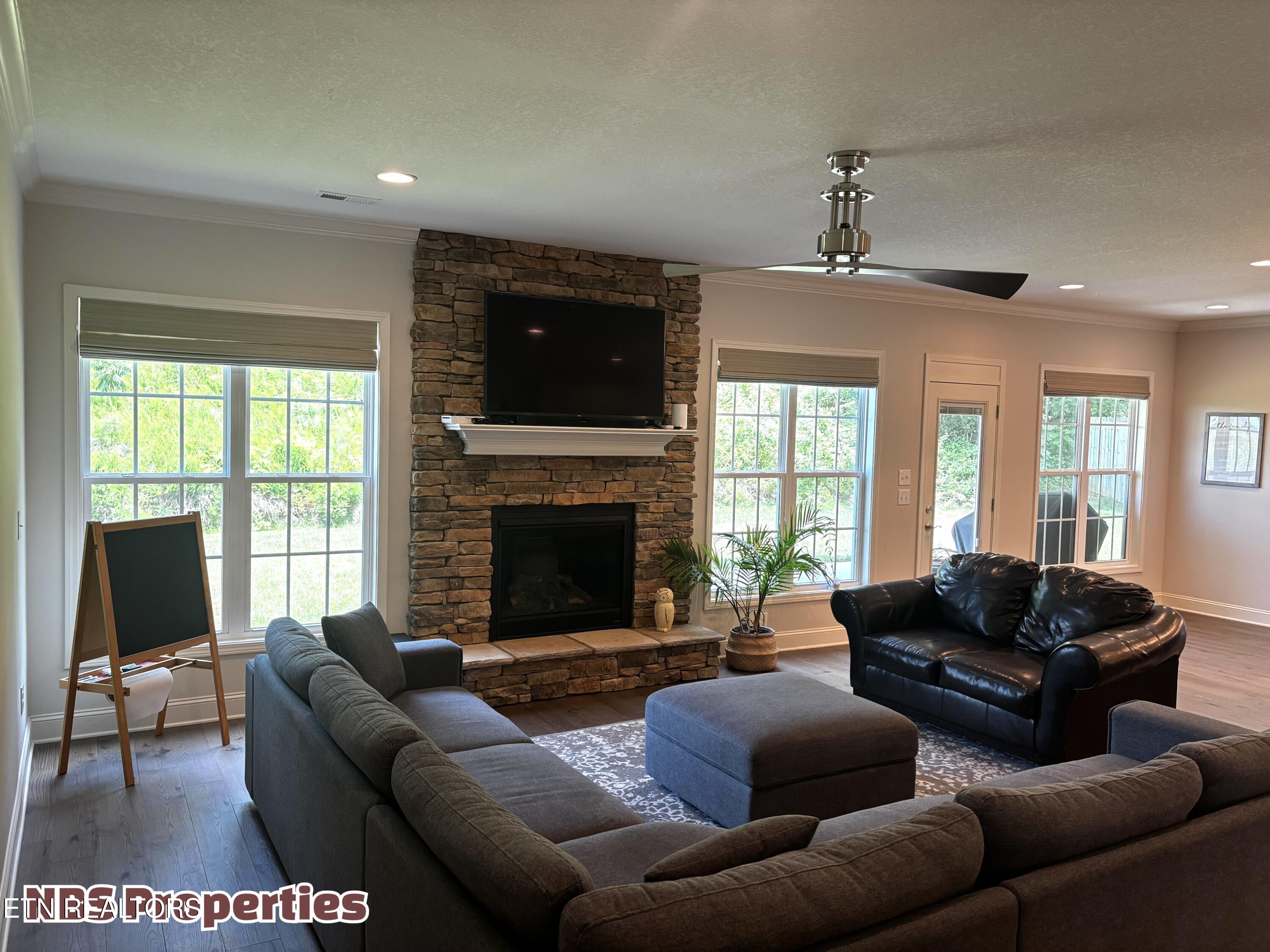 1106 Snowy Peak Lane Knoxville TN 37922