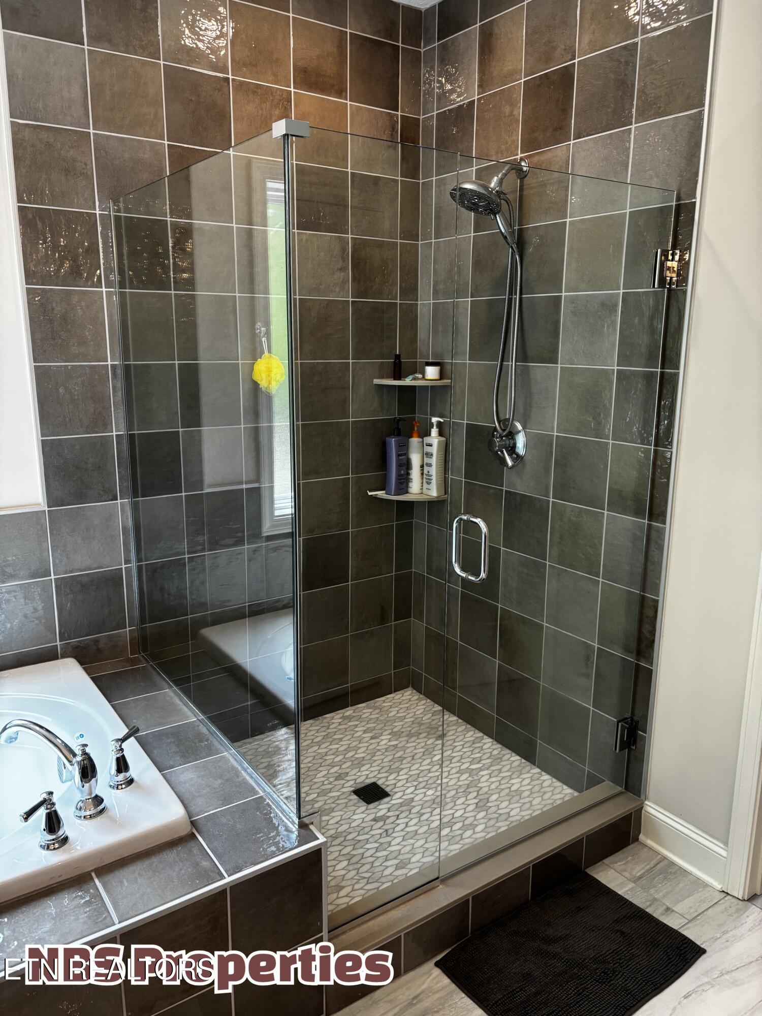 1106 Snowy Peak Lane Knoxville TN 37922
