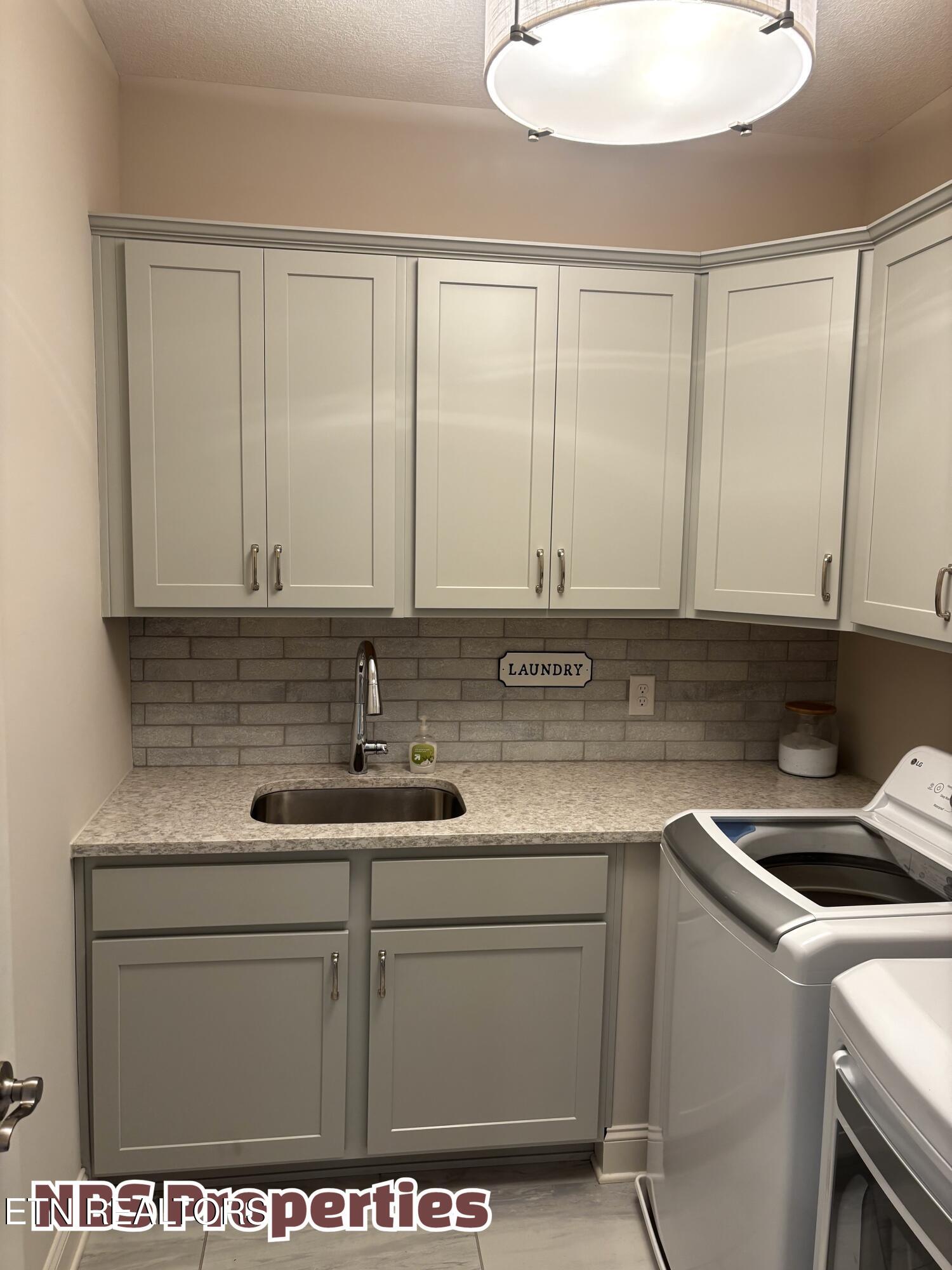 1106 Snowy Peak Lane Knoxville TN 37922