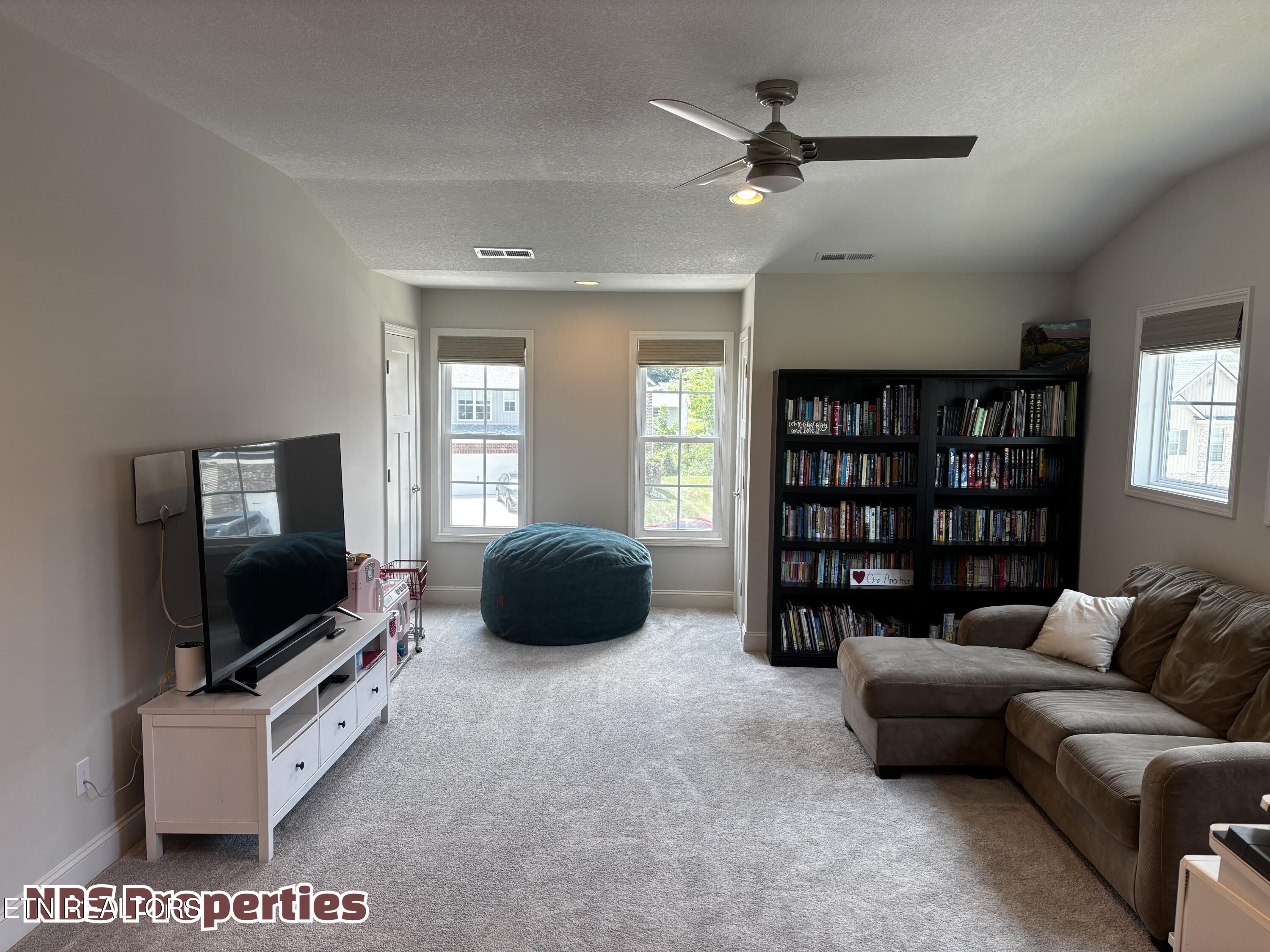 1106 Snowy Peak Lane Knoxville TN 37922
