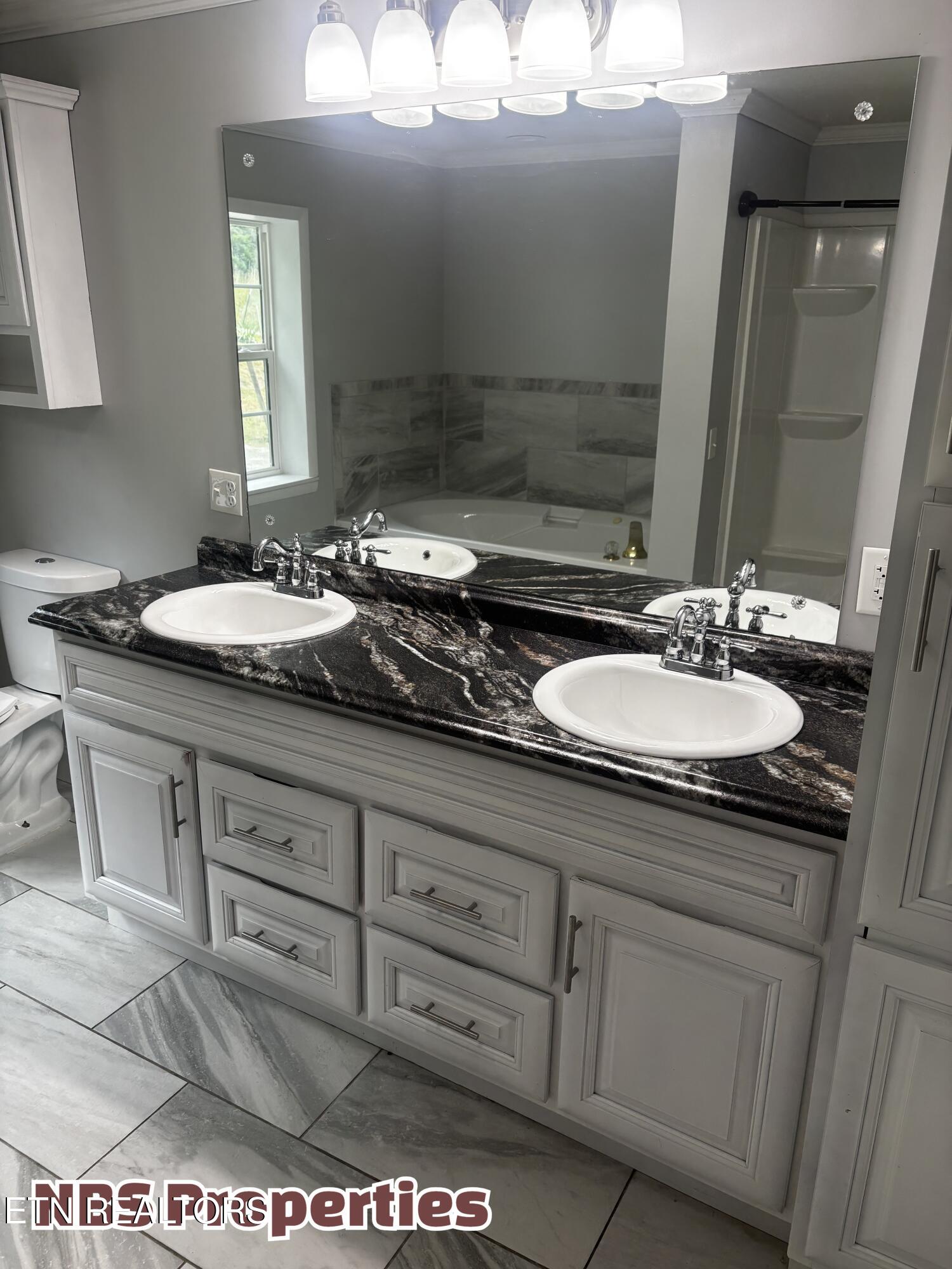 143 Mccully Lane Rocky Top TN 37769