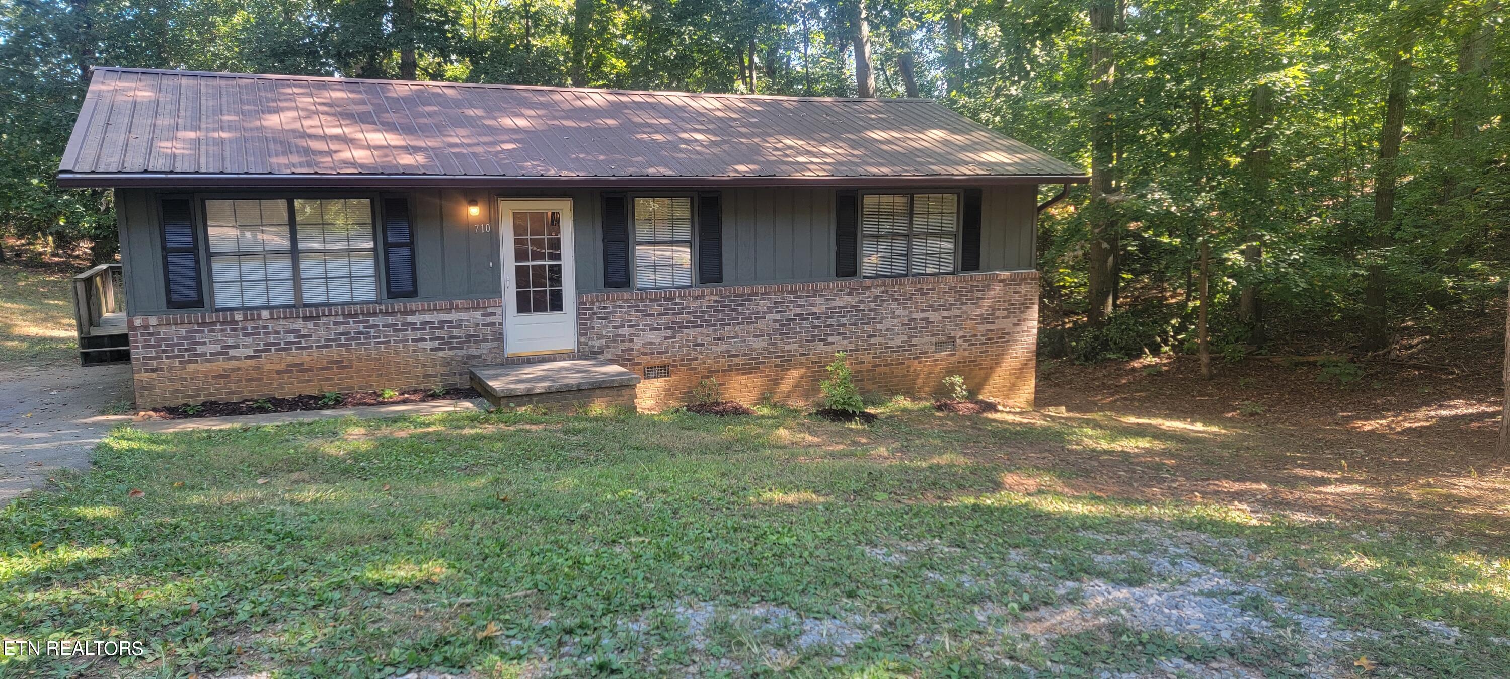 710 Dailey Avenue Loudon TN 37774