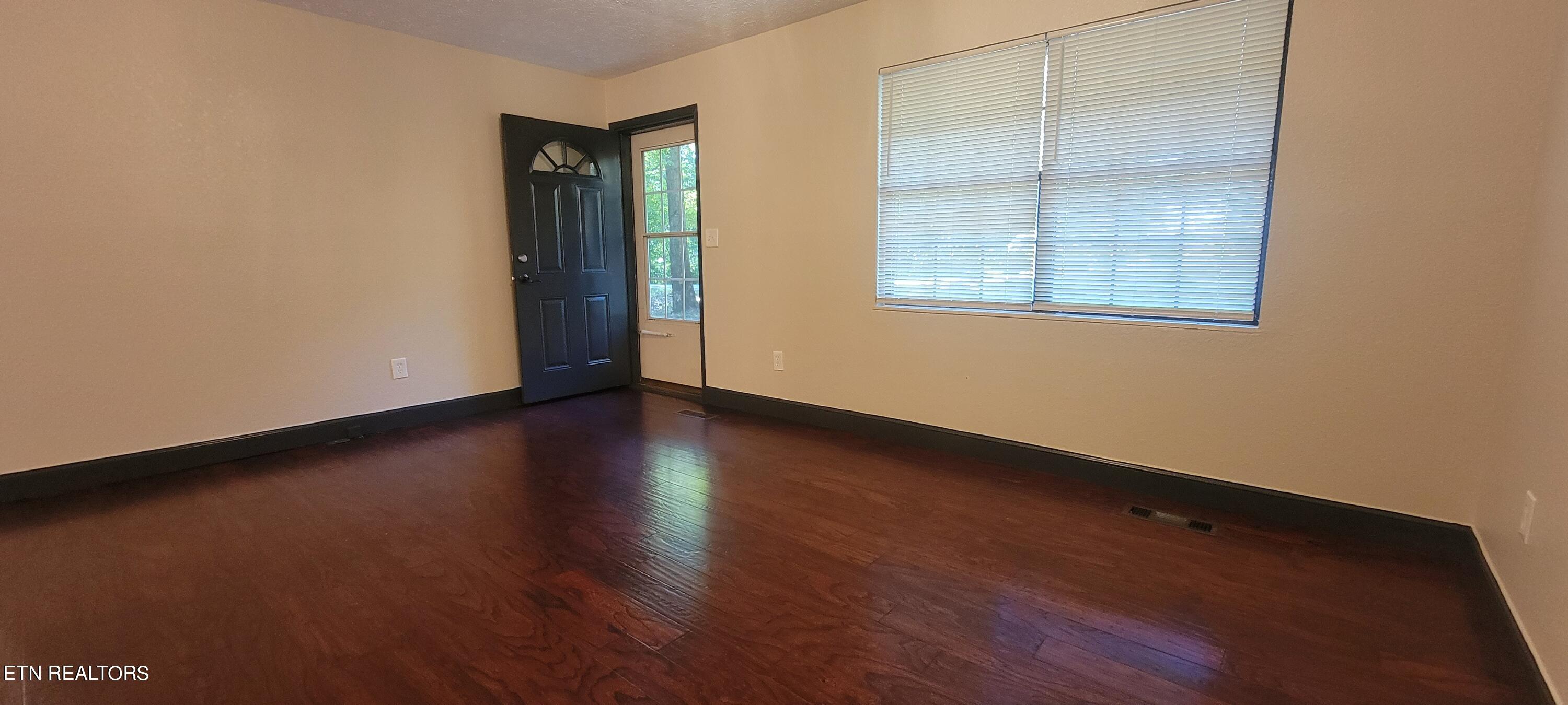710 Dailey Avenue Loudon TN 37774