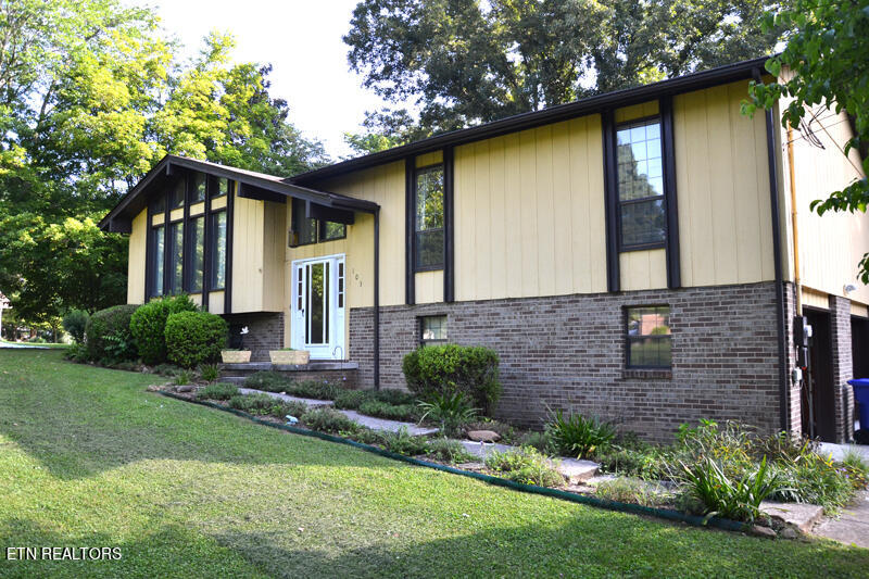 103 Apache Lane Clinton TN 37716