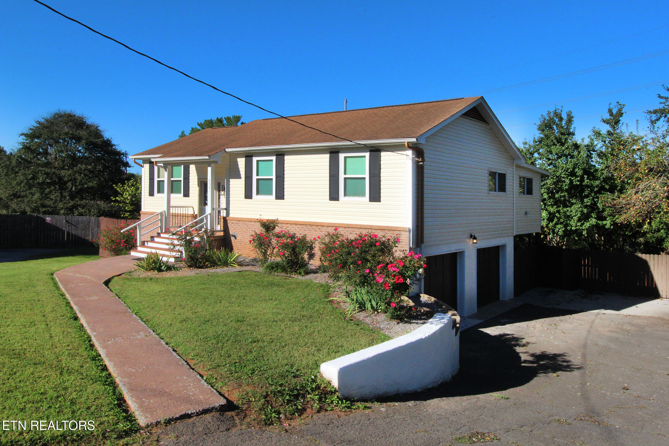 9301 Oakshire Circle Knoxville TN 37922