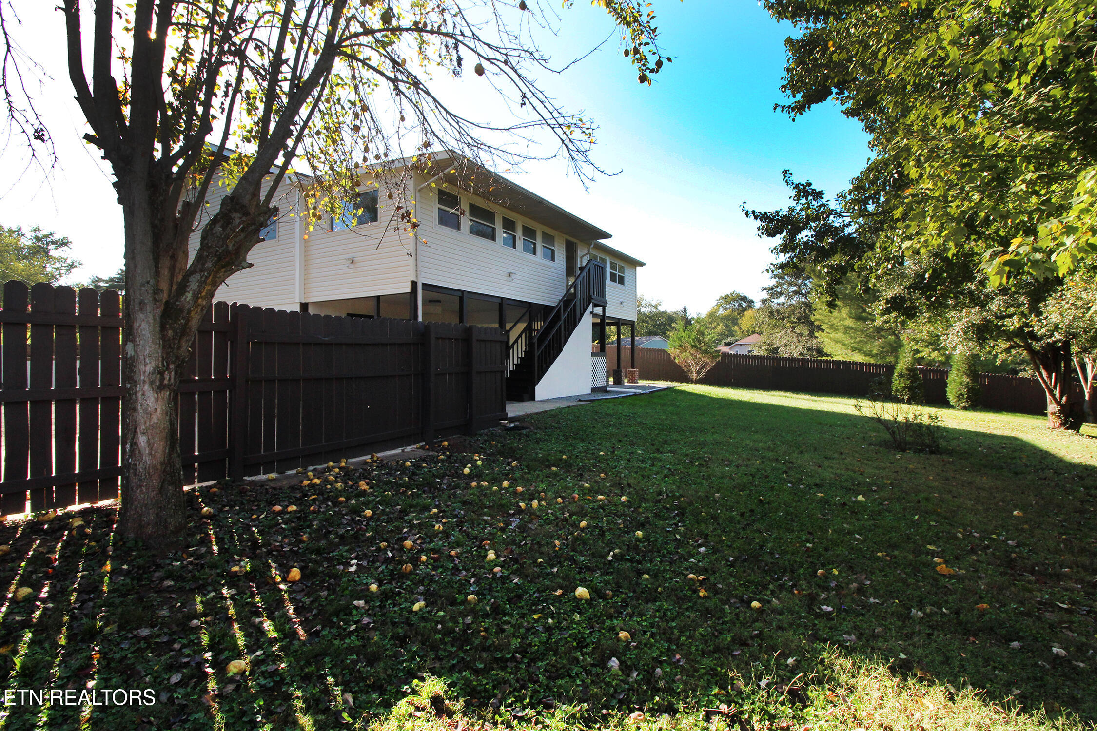 9301 Oakshire Circle Knoxville TN 37922