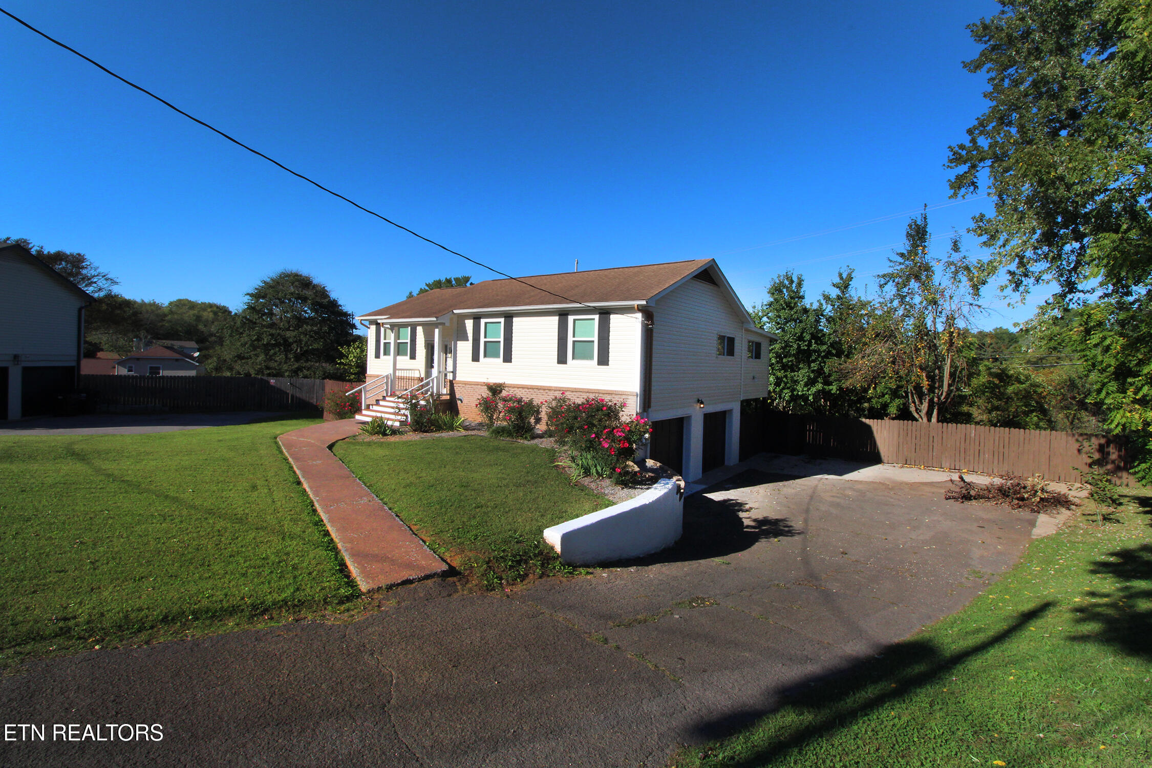 9301 Oakshire Circle Knoxville TN 37922