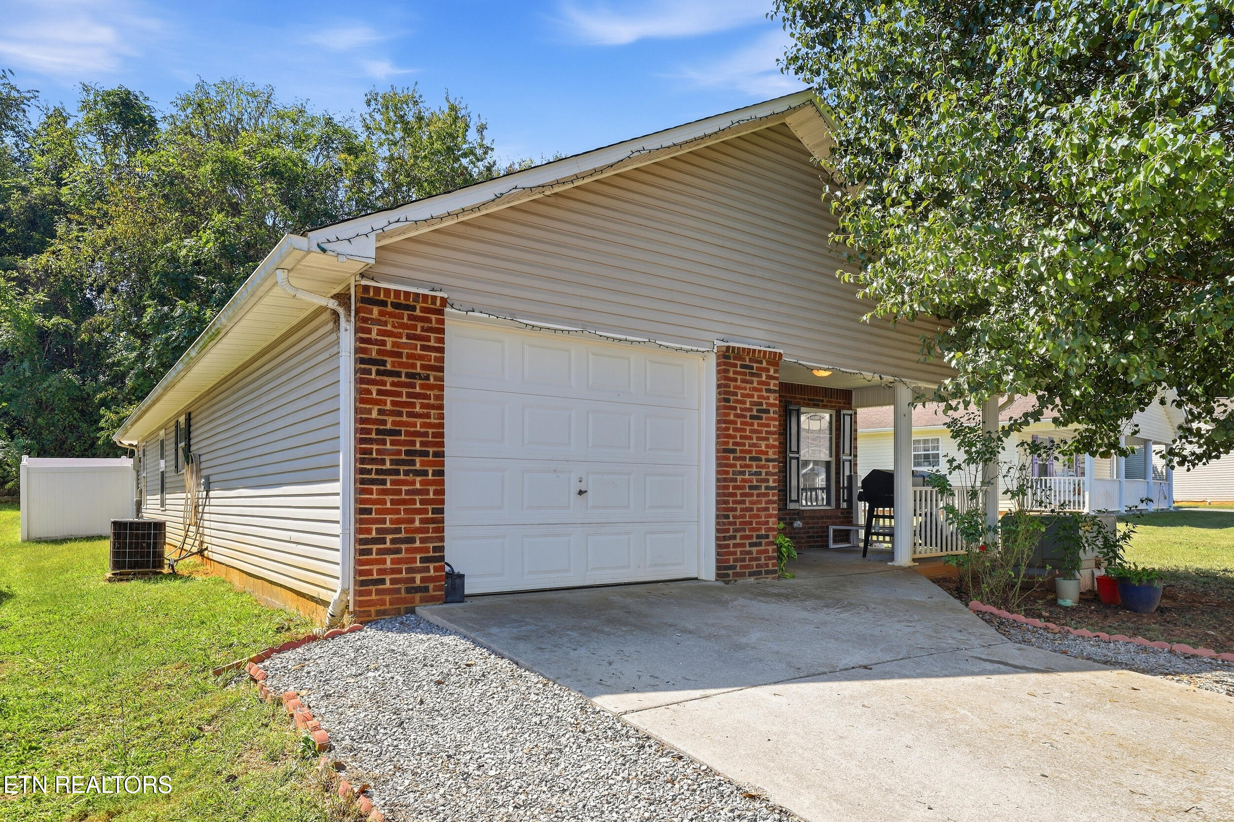 2549 Sportsmans Way Sevierville TN 37876