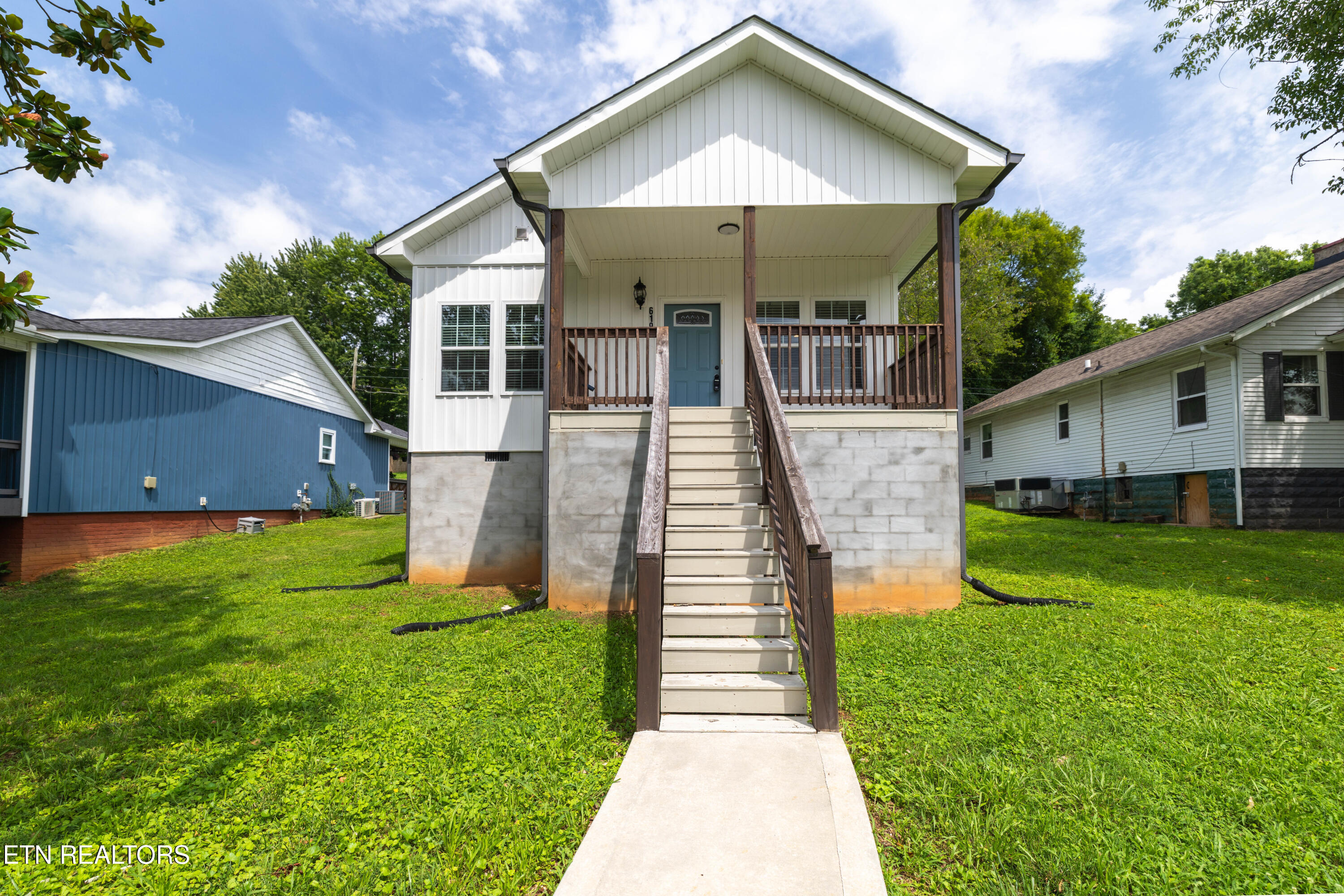 619 Midlake Drive Knoxville TN 37918