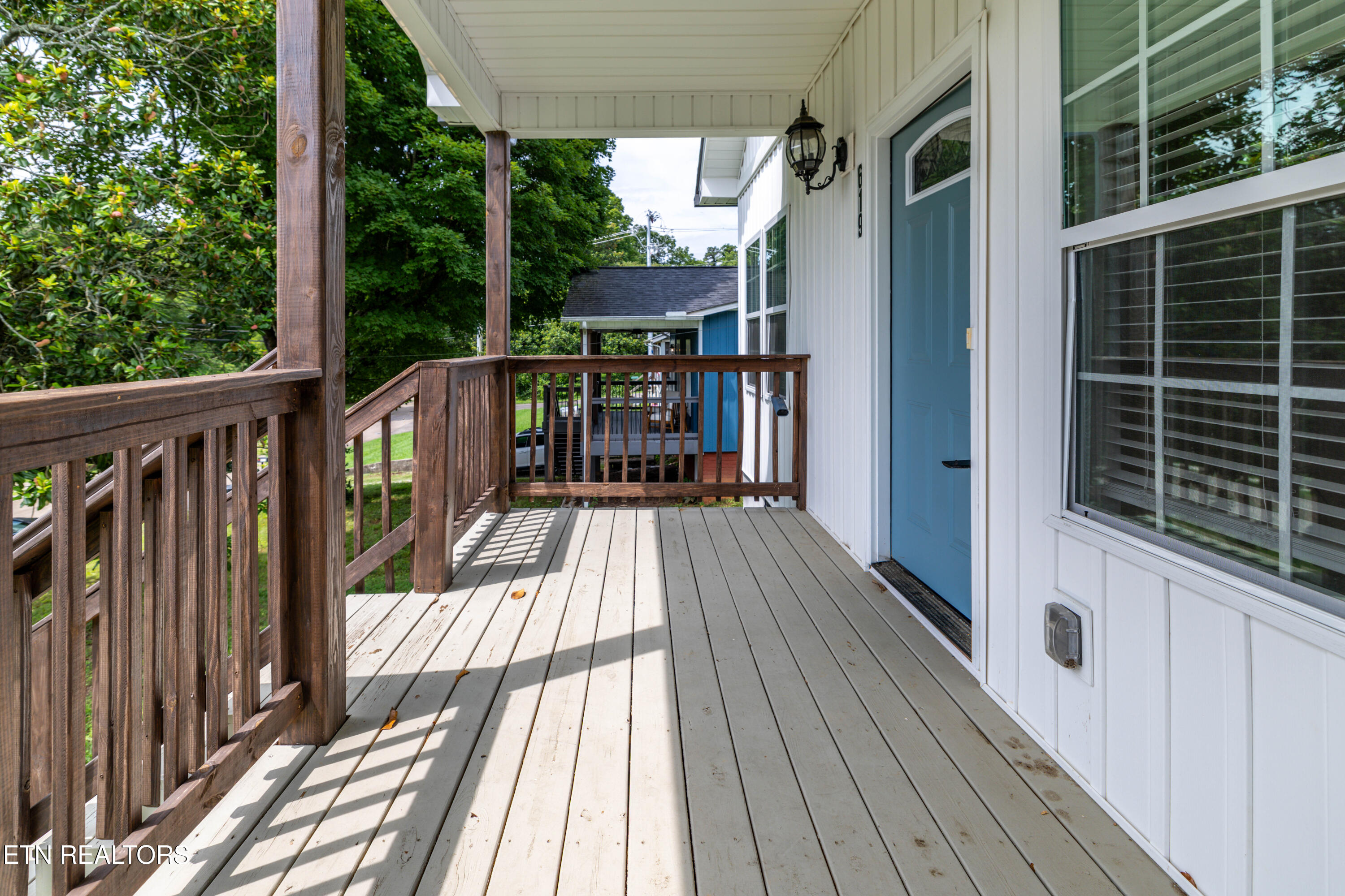 619 Midlake Drive Knoxville TN 37918