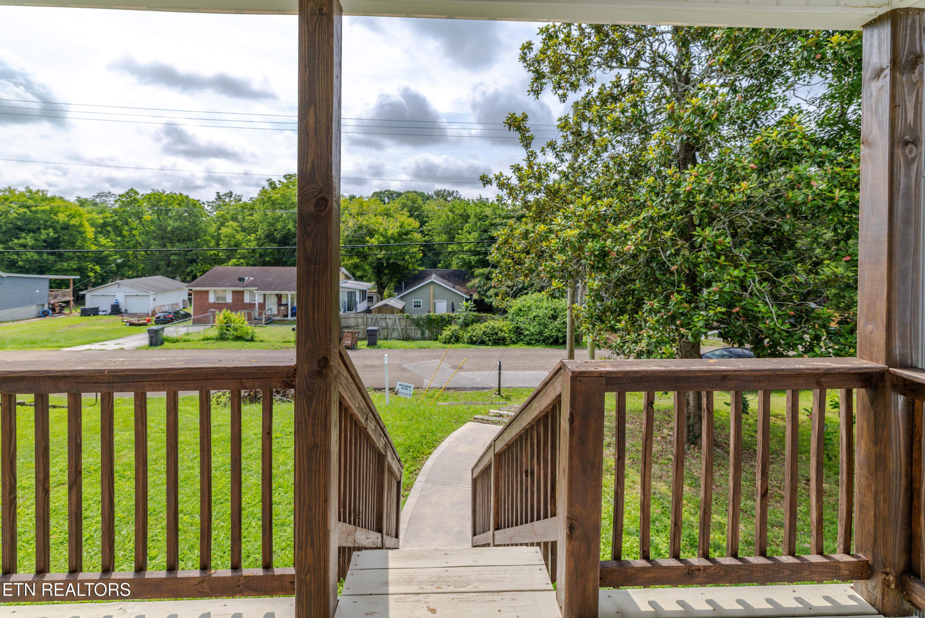 619 Midlake Drive Knoxville TN 37918