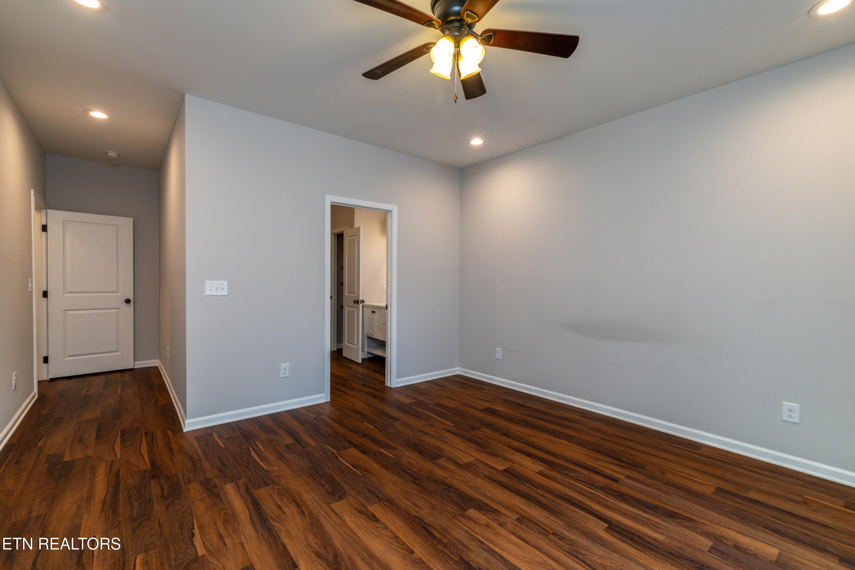 619 Midlake Drive Knoxville TN 37918