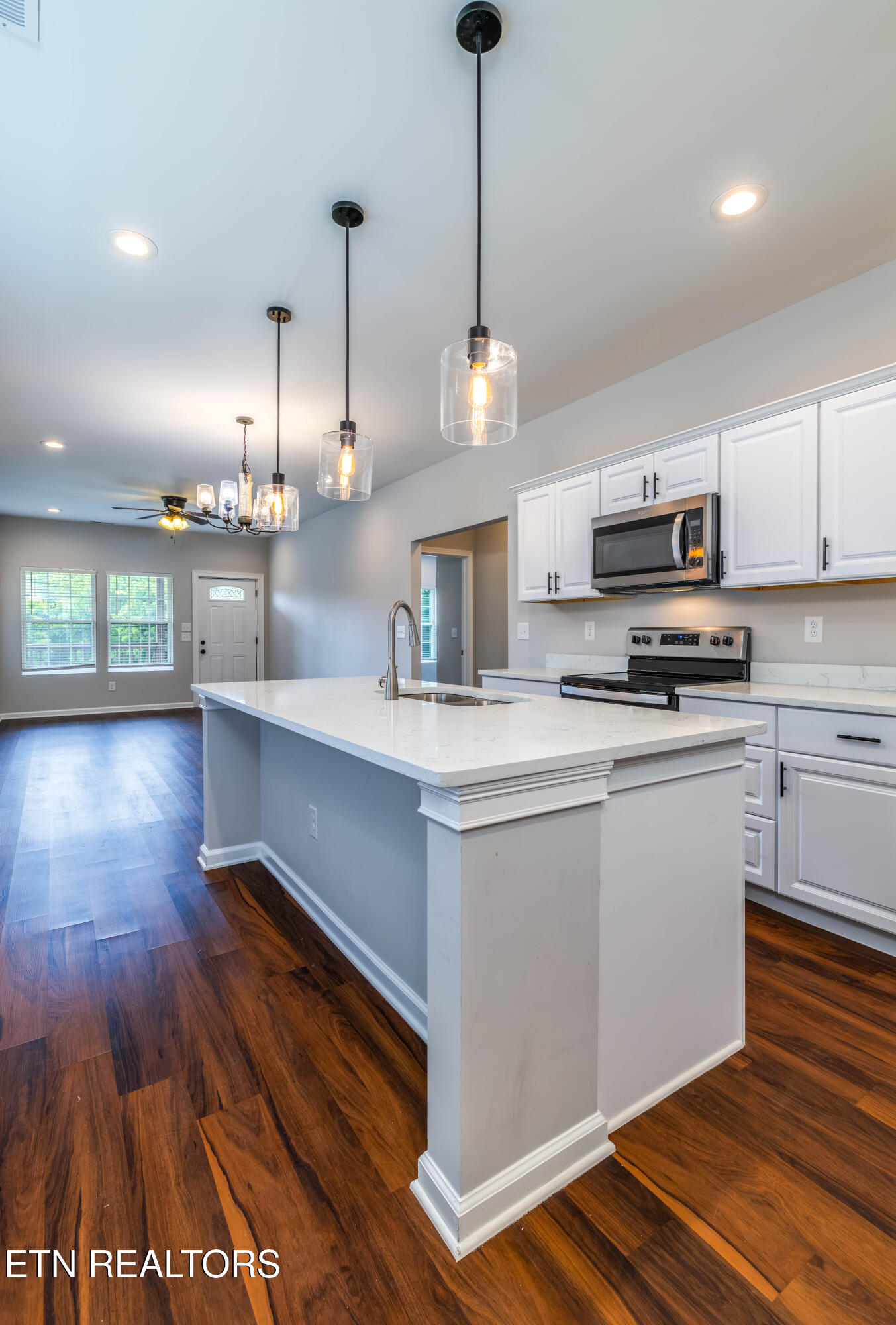 619 Midlake Drive Knoxville TN 37918