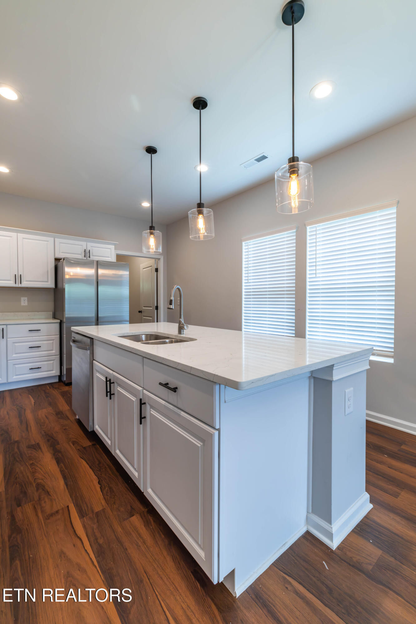 619 Midlake Drive Knoxville TN 37918