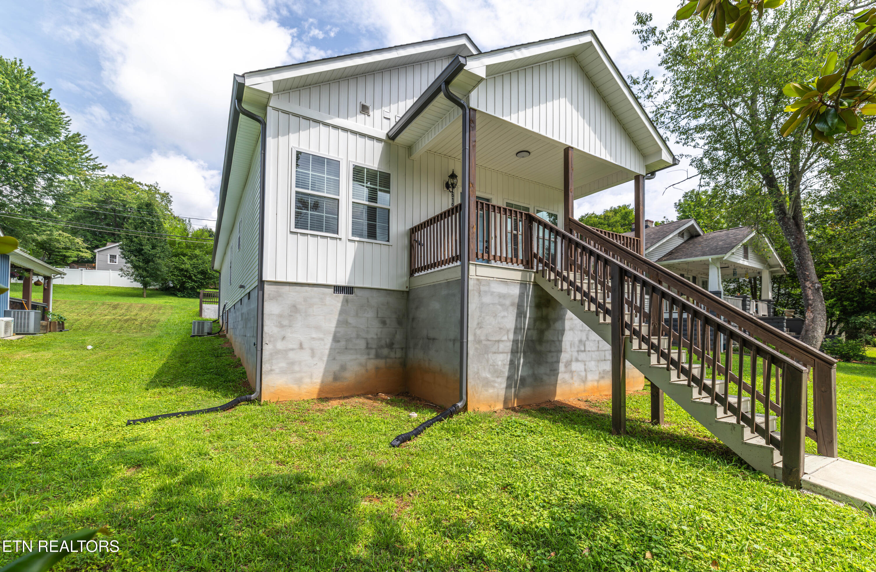 619 Midlake Drive Knoxville TN 37918