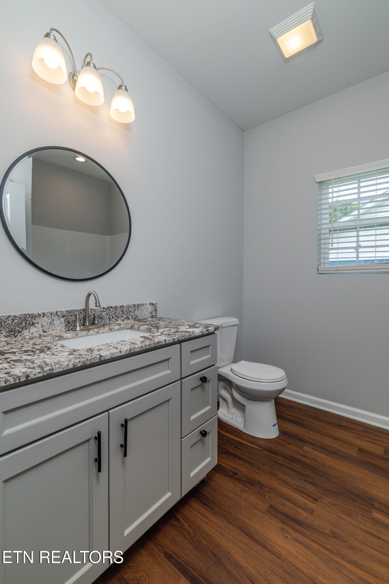 619 Midlake Drive Knoxville TN 37918