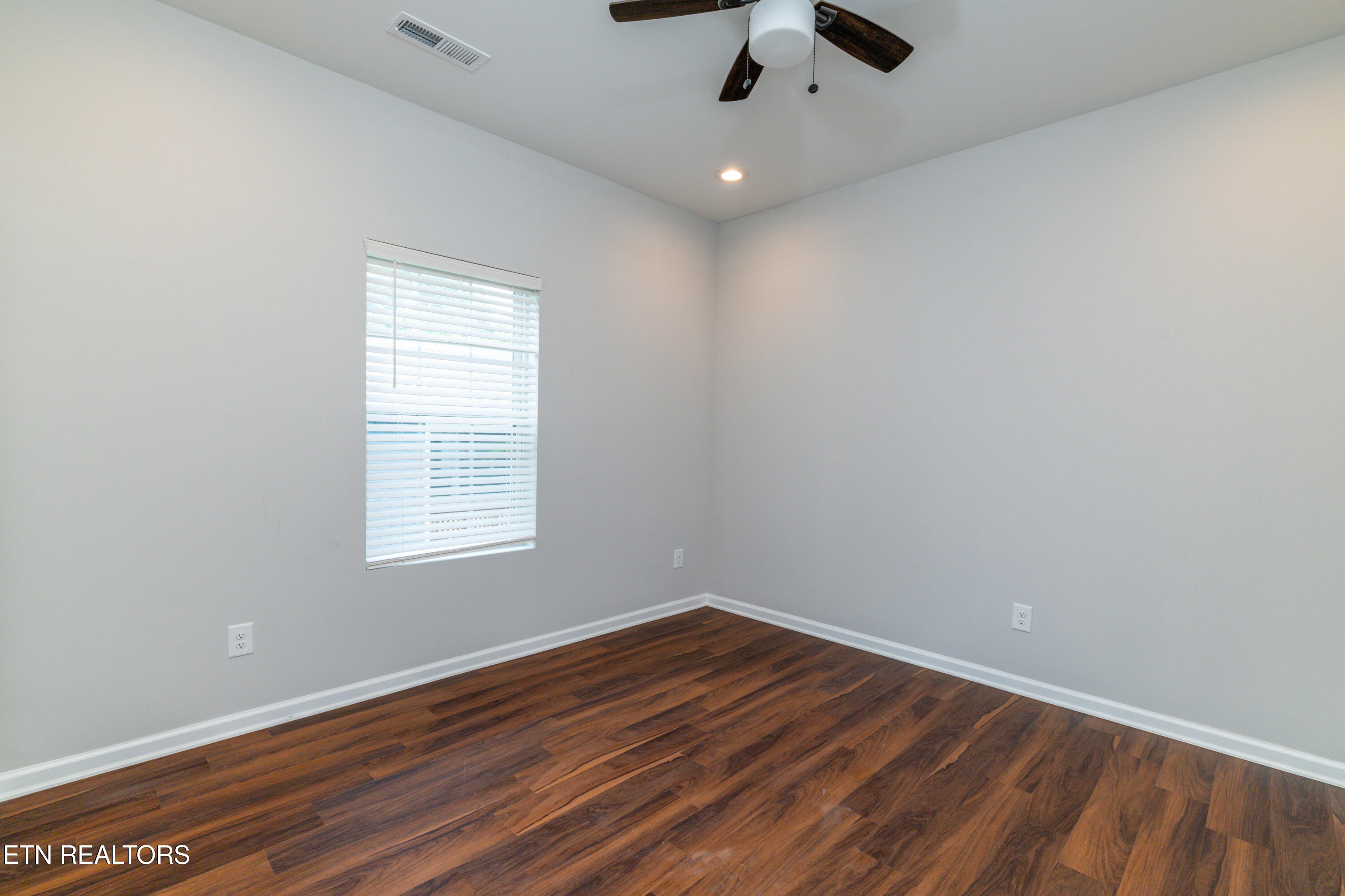 619 Midlake Drive Knoxville TN 37918