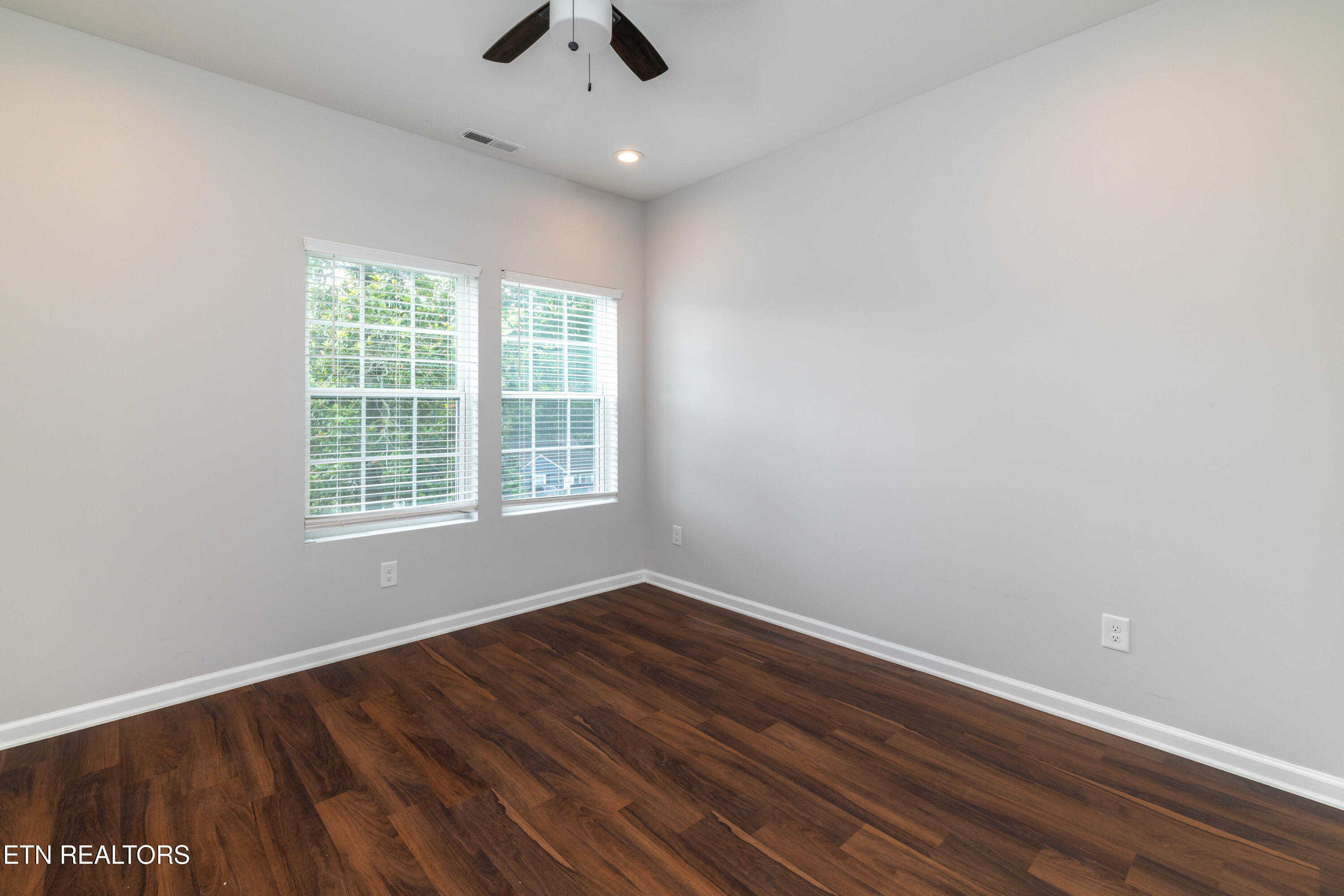 619 Midlake Drive Knoxville TN 37918