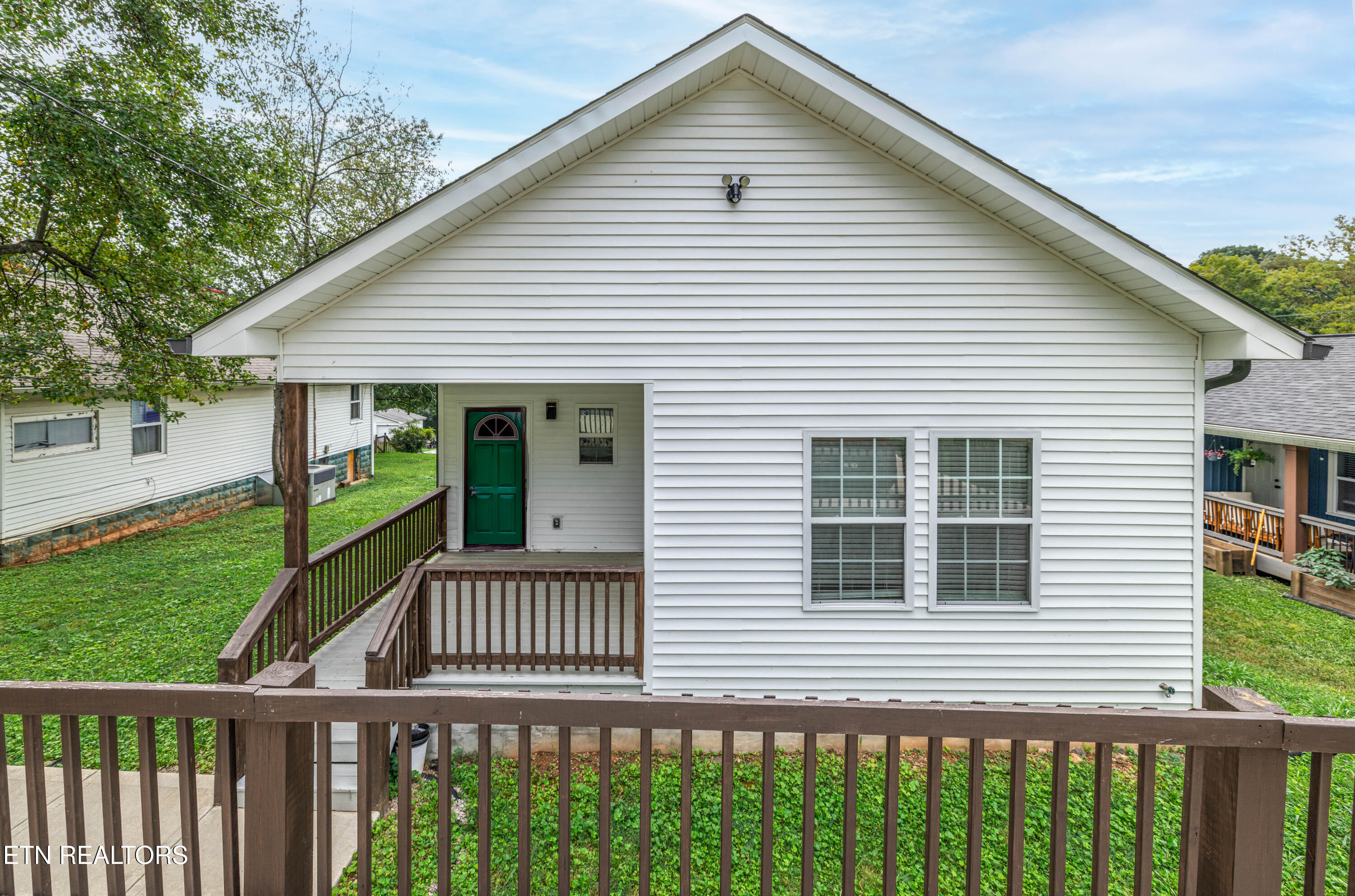 619 Midlake Drive Knoxville TN 37918