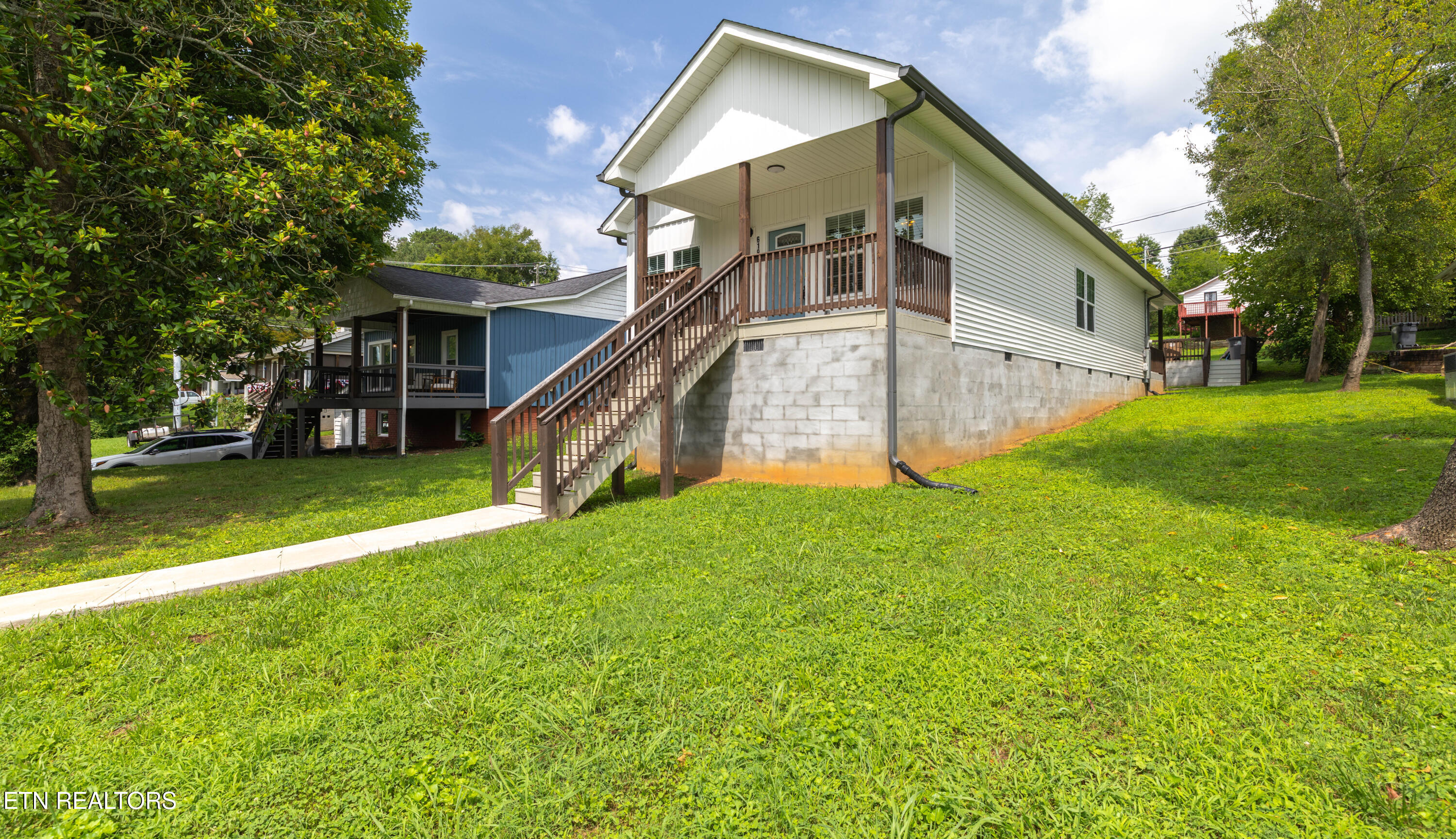 619 Midlake Drive Knoxville TN 37918
