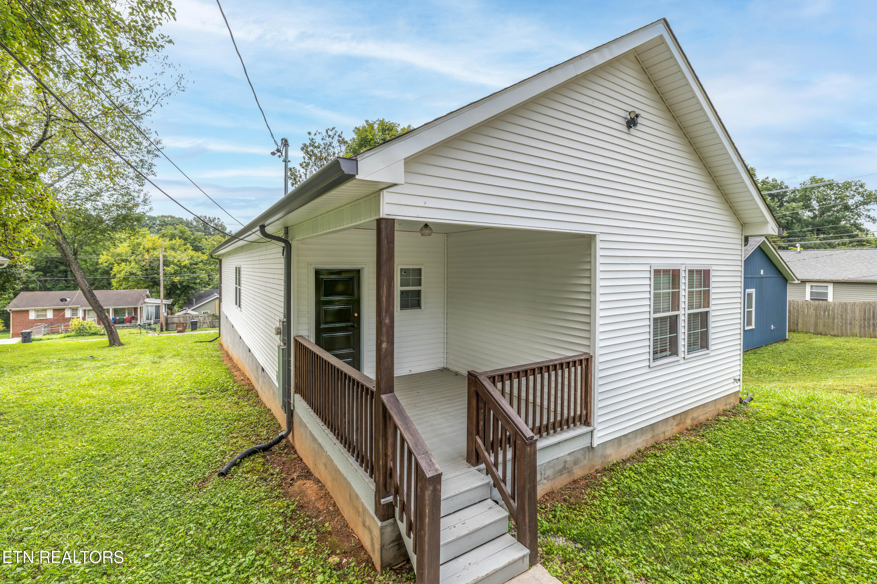 619 Midlake Drive Knoxville TN 37918