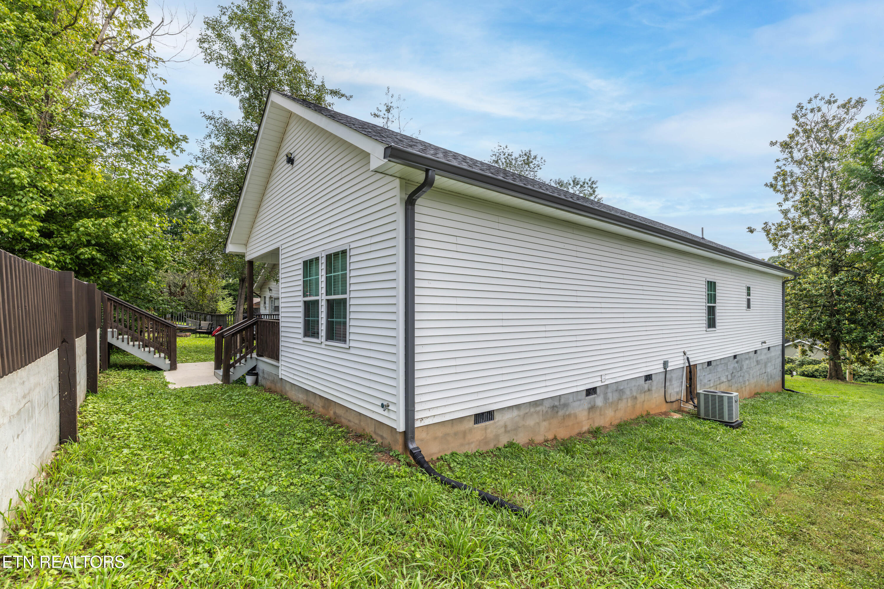 619 Midlake Drive Knoxville TN 37918