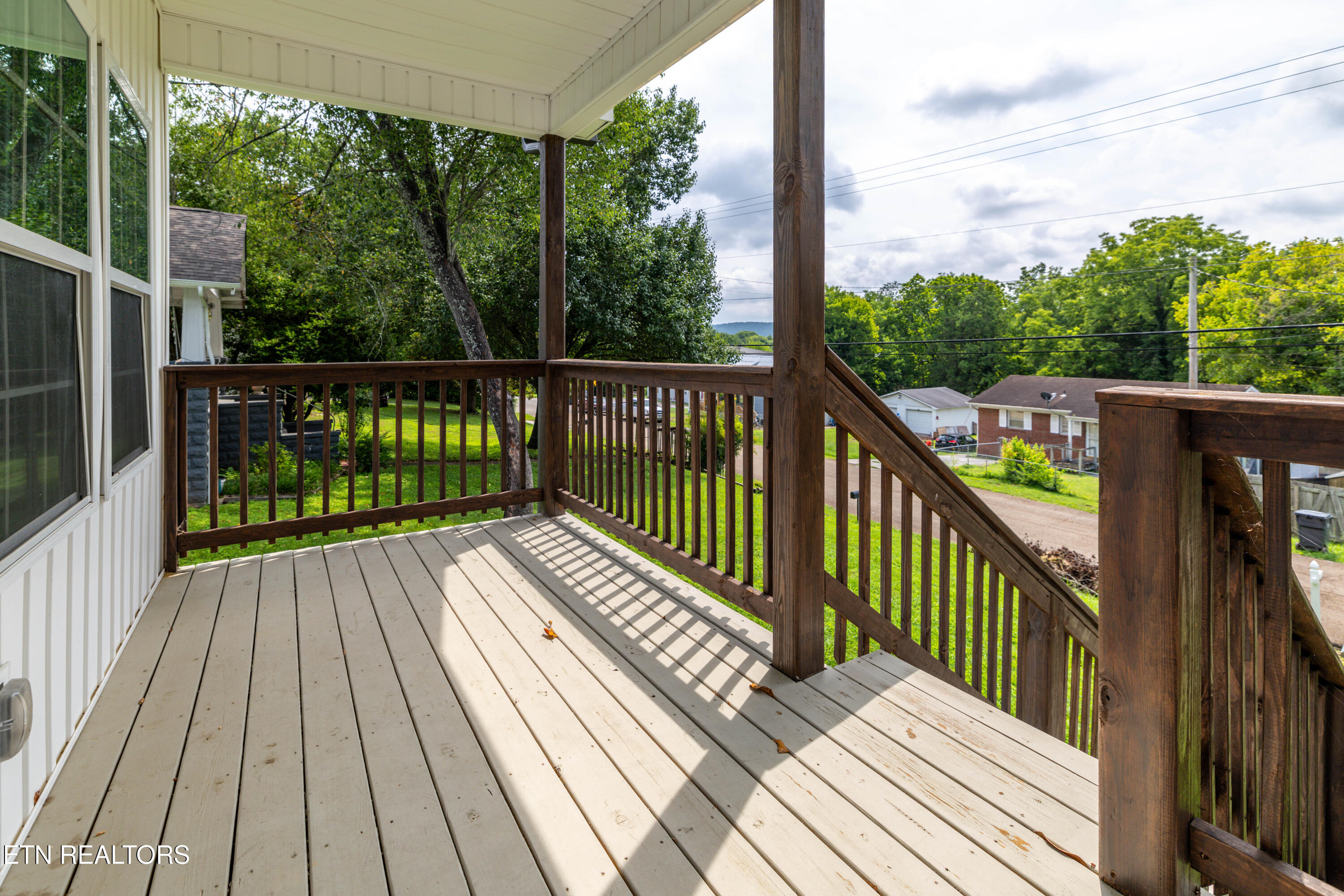 619 Midlake Drive Knoxville TN 37918
