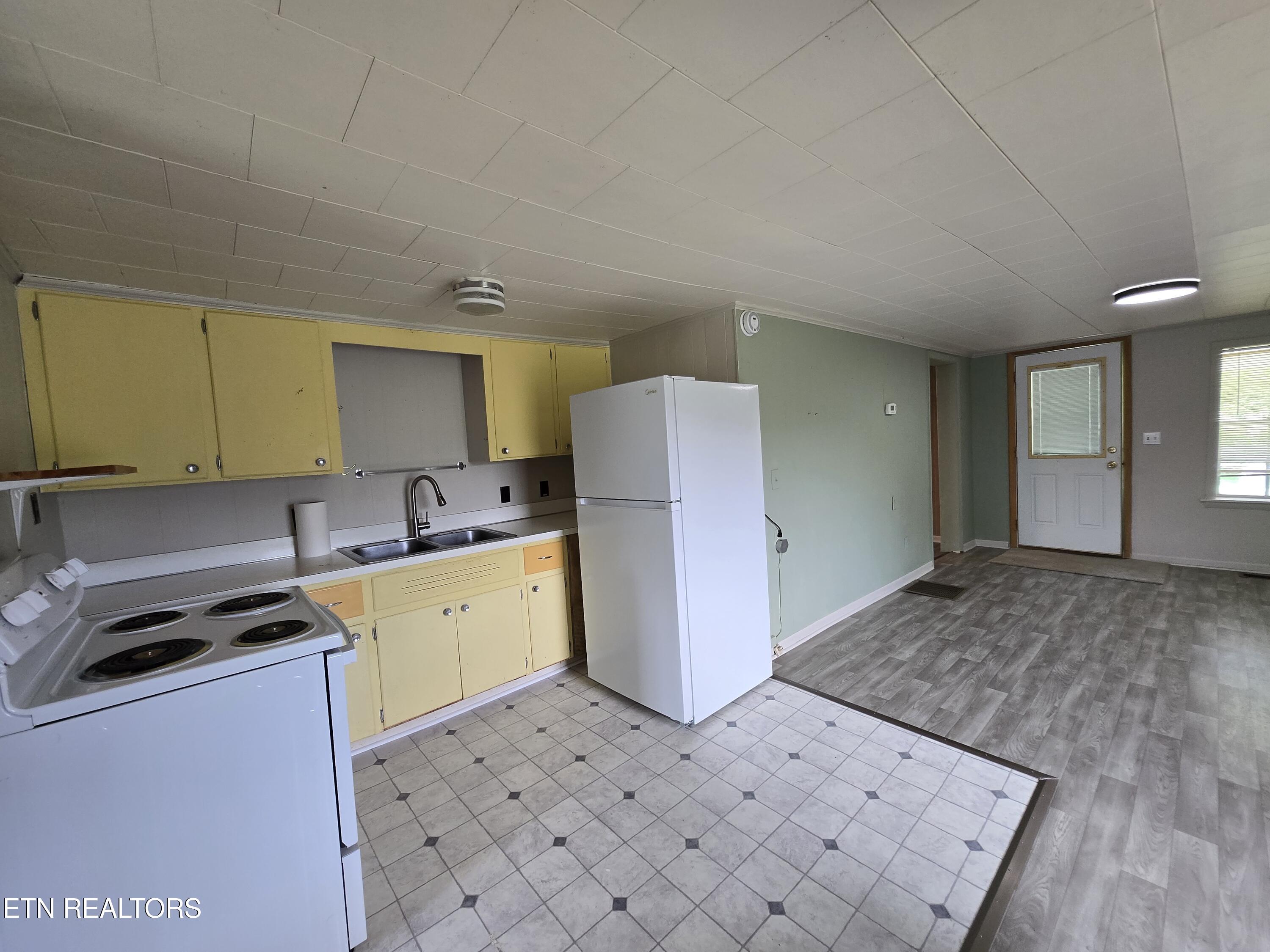 11072 Old Highway 28 Pikeville TN 37367