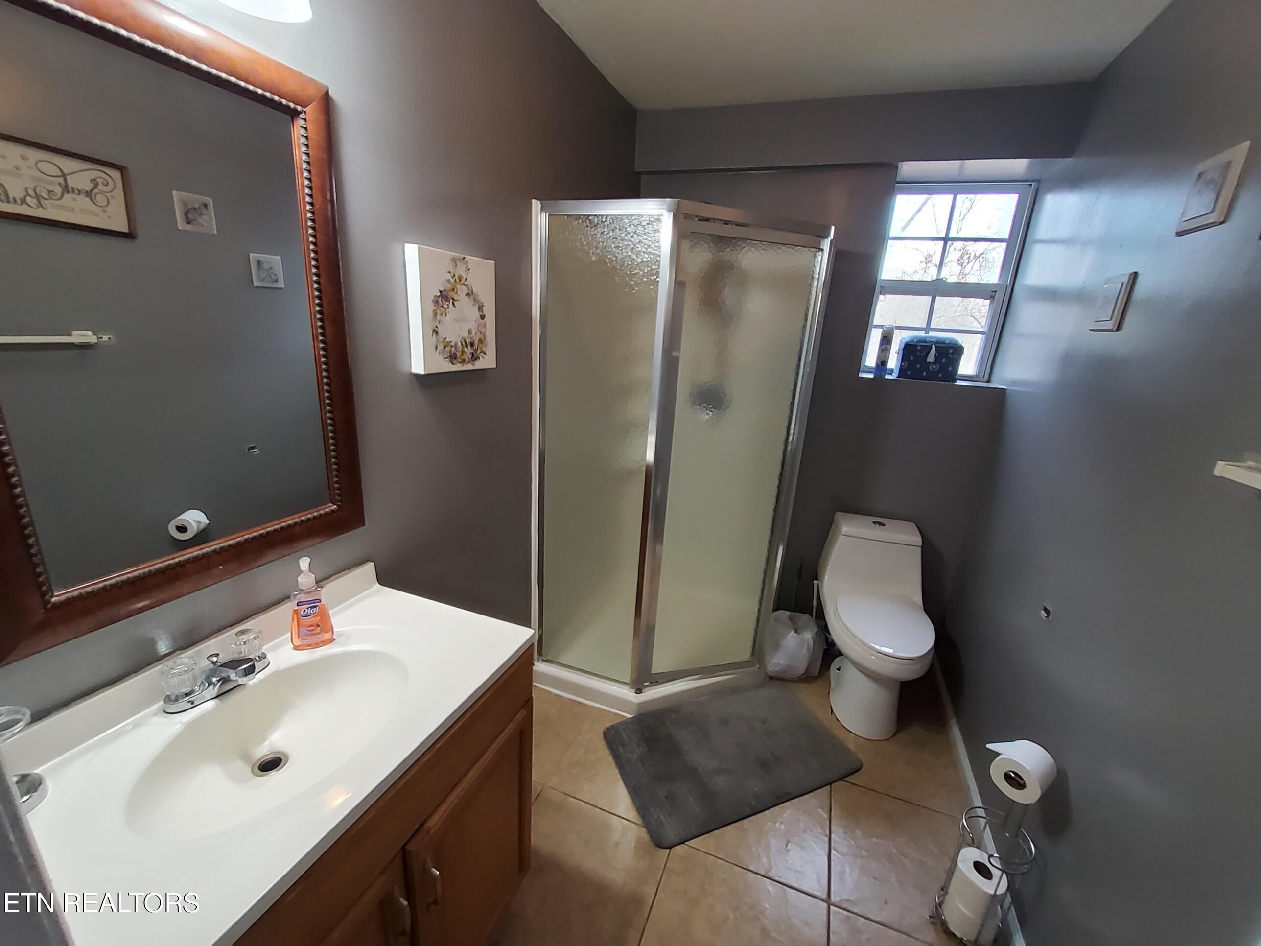 3843 Parkhurst Drive Kodak TN 37764