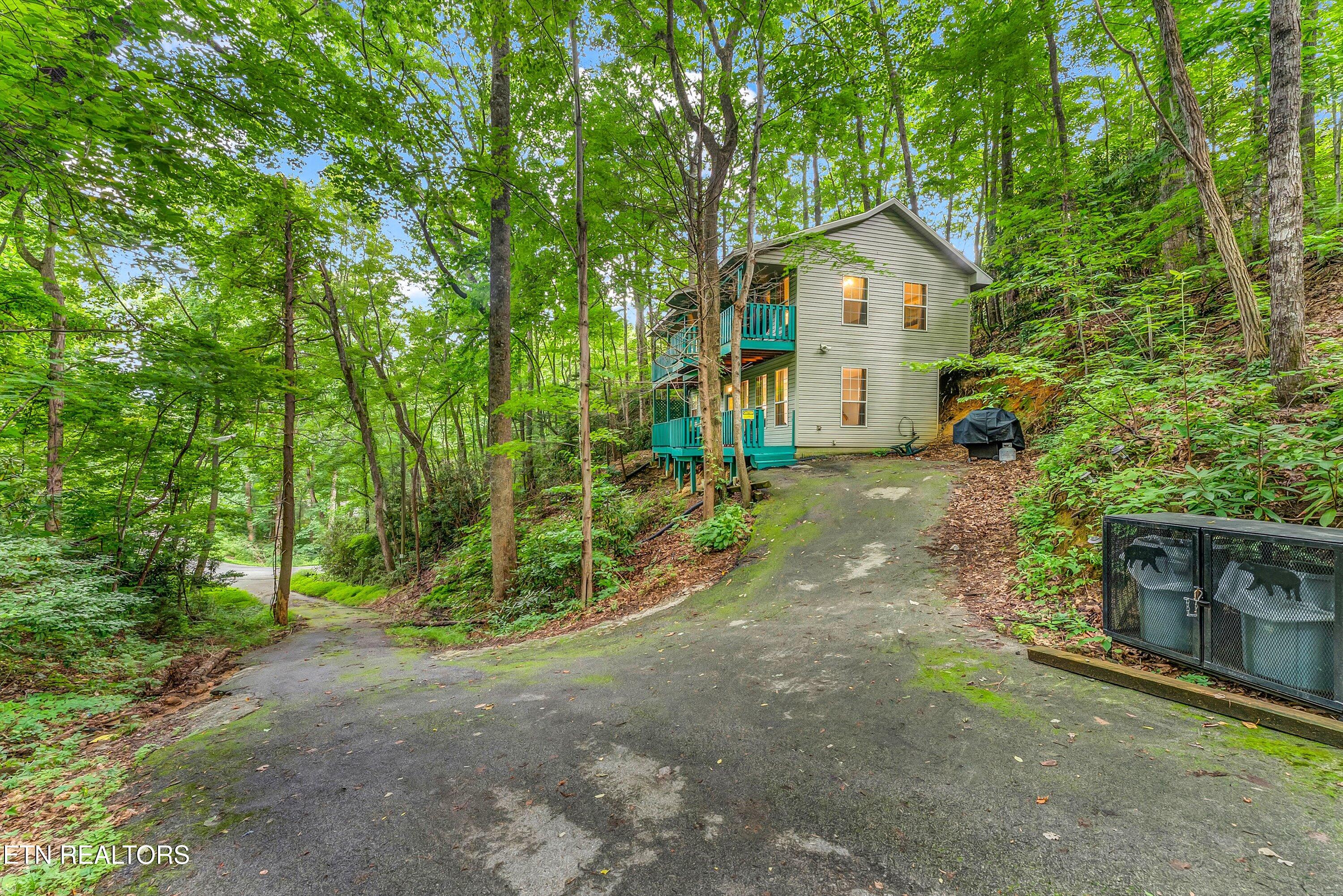 1052 Twin Oaks Road Gatlinburg TN 37738