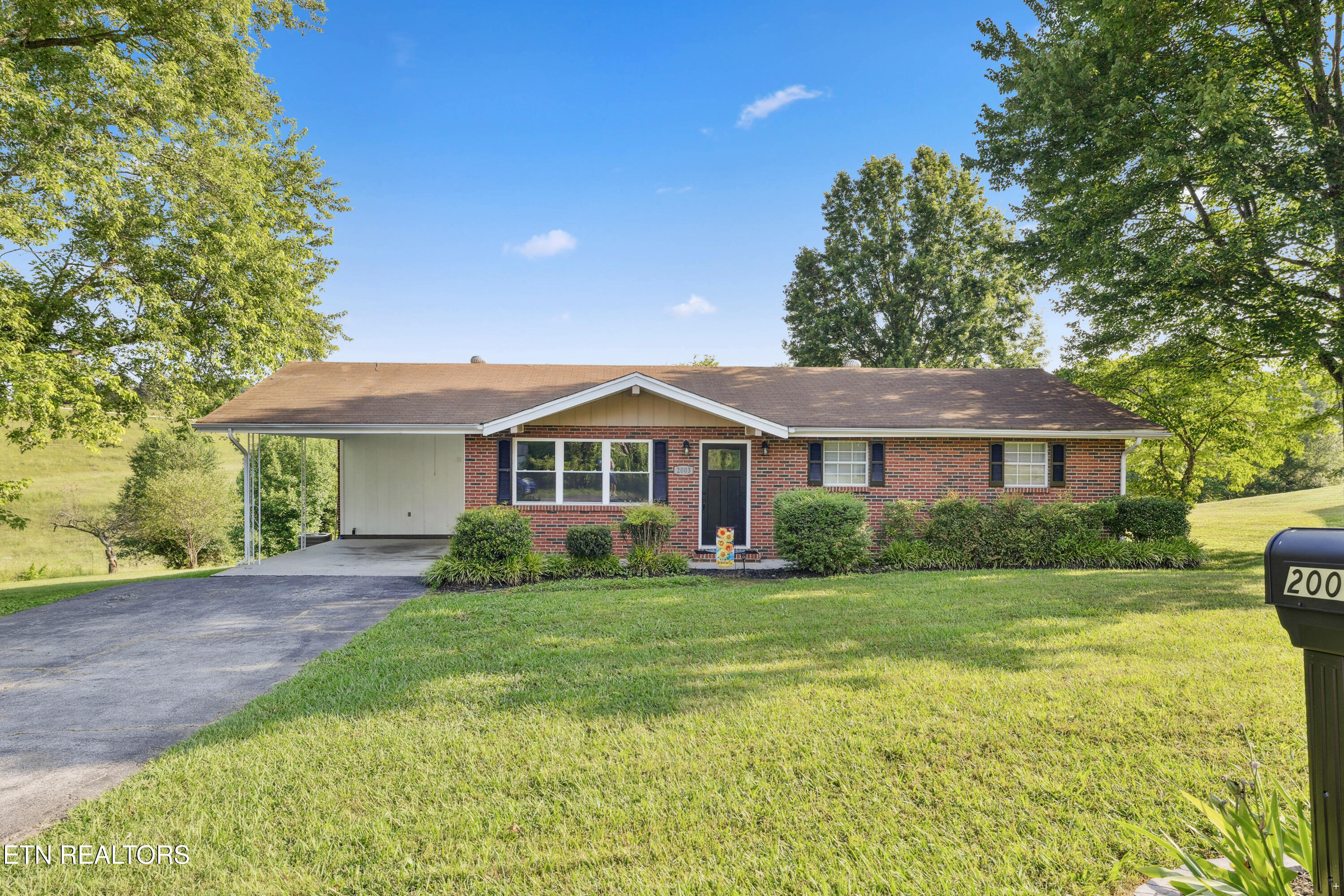 2003 Arch Rock Drive Sevierville TN 37876