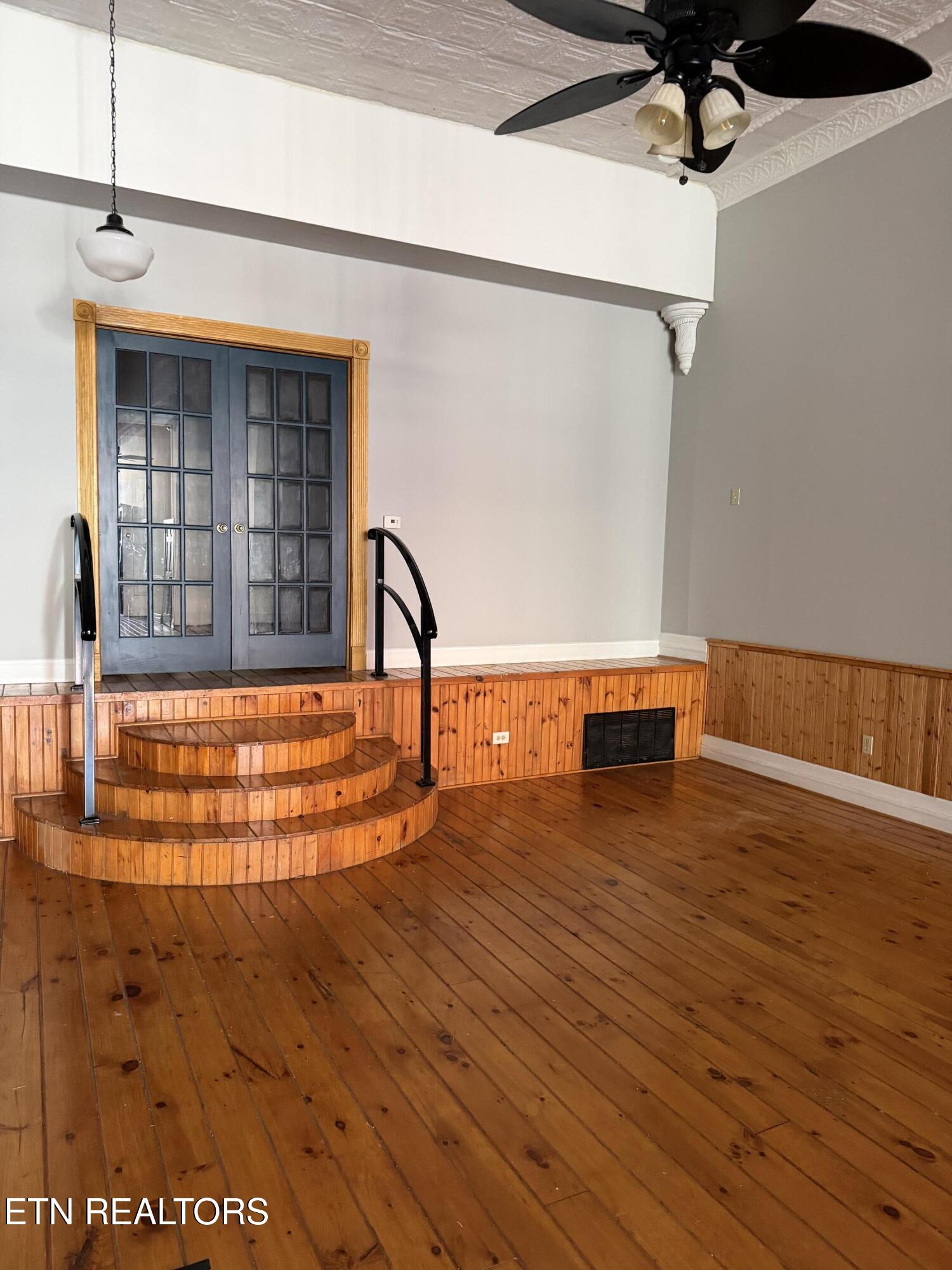 426 N Roane Street Harriman TN 37748