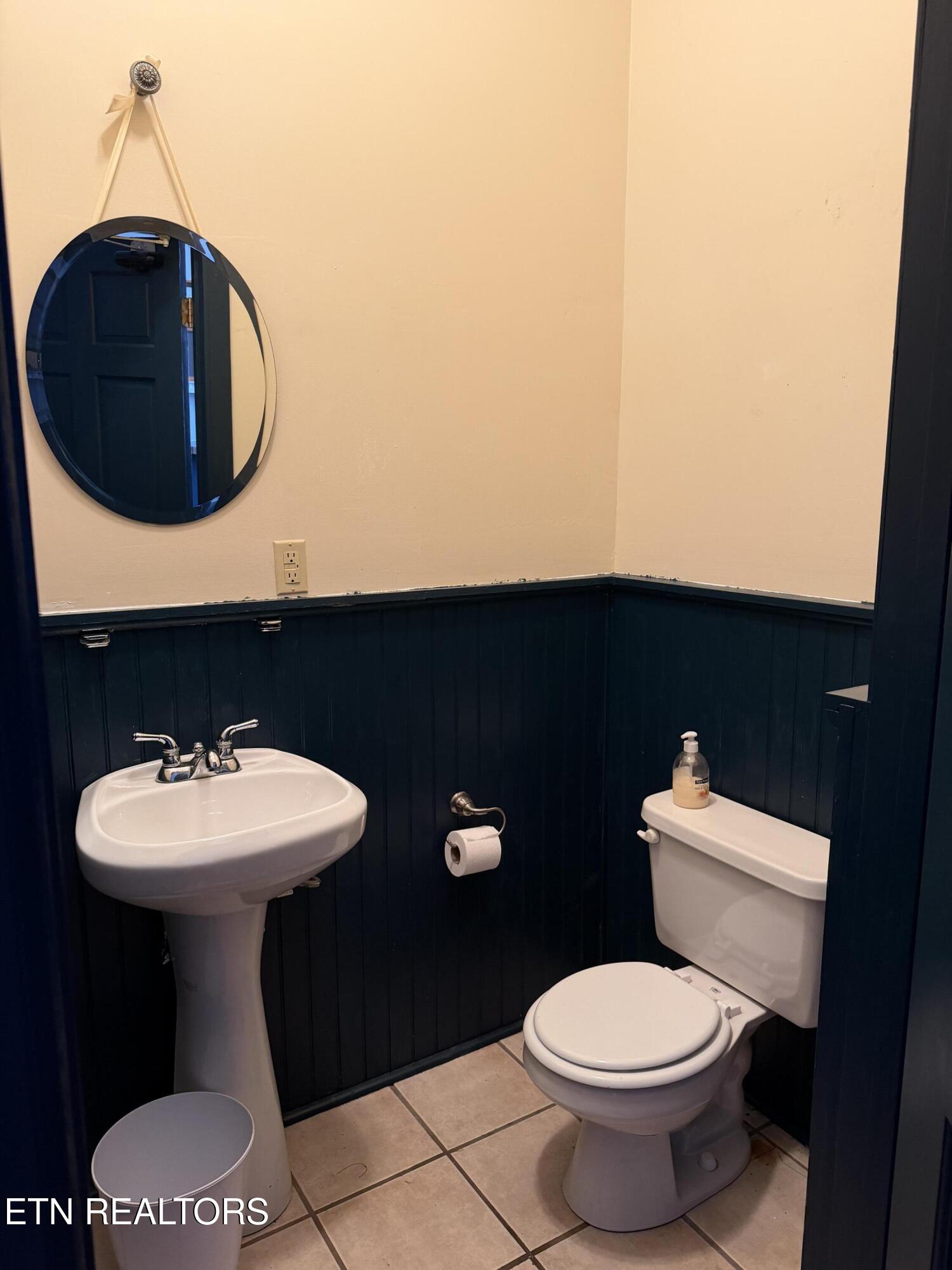 426 N Roane Street Harriman TN 37748