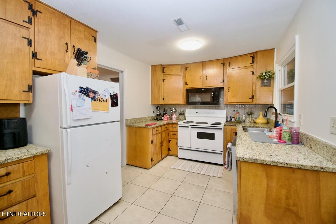 1204 Redwood Avenue Maryville TN 37803