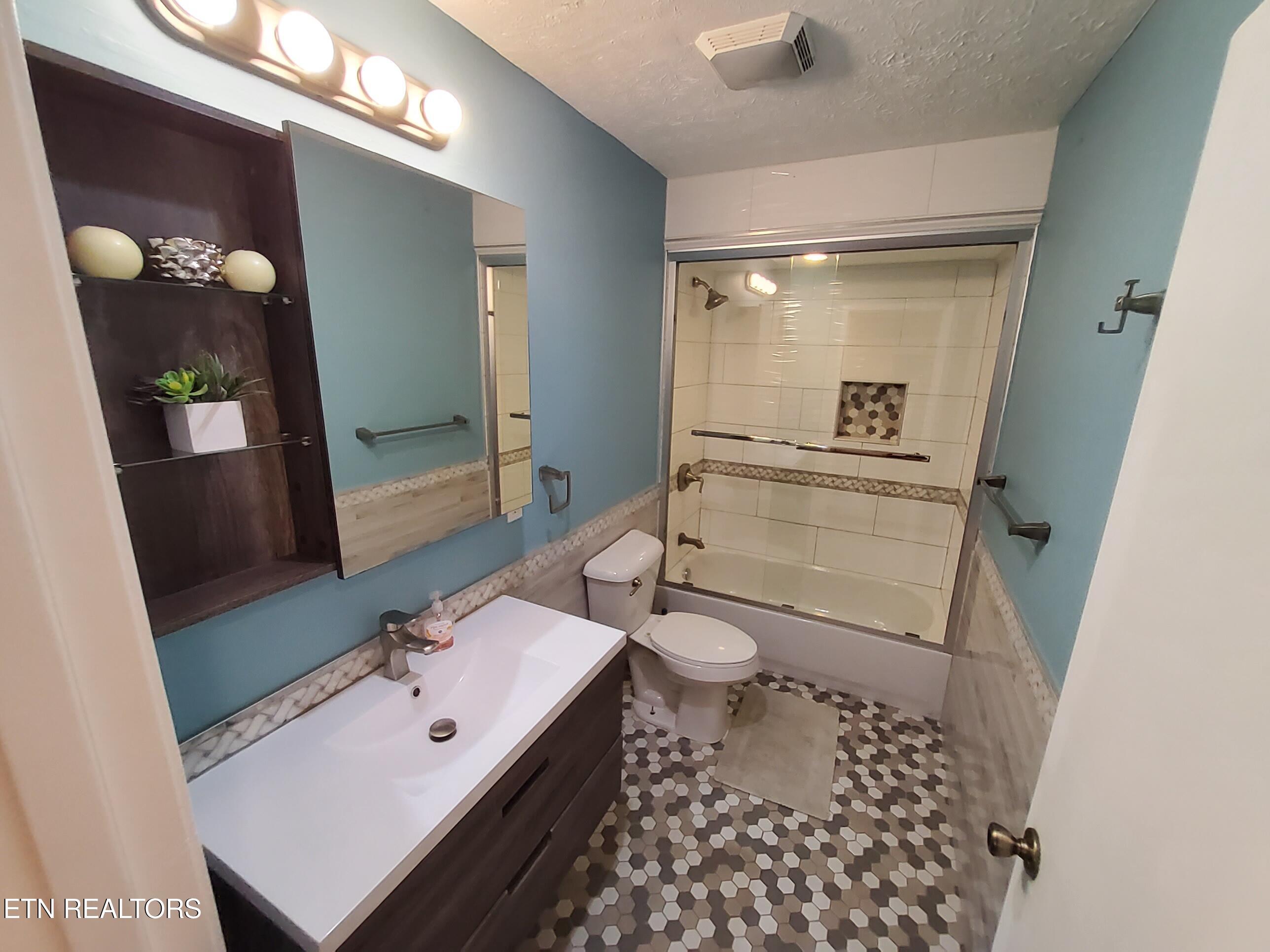 1231 Village Drive Sevierville TN 37862