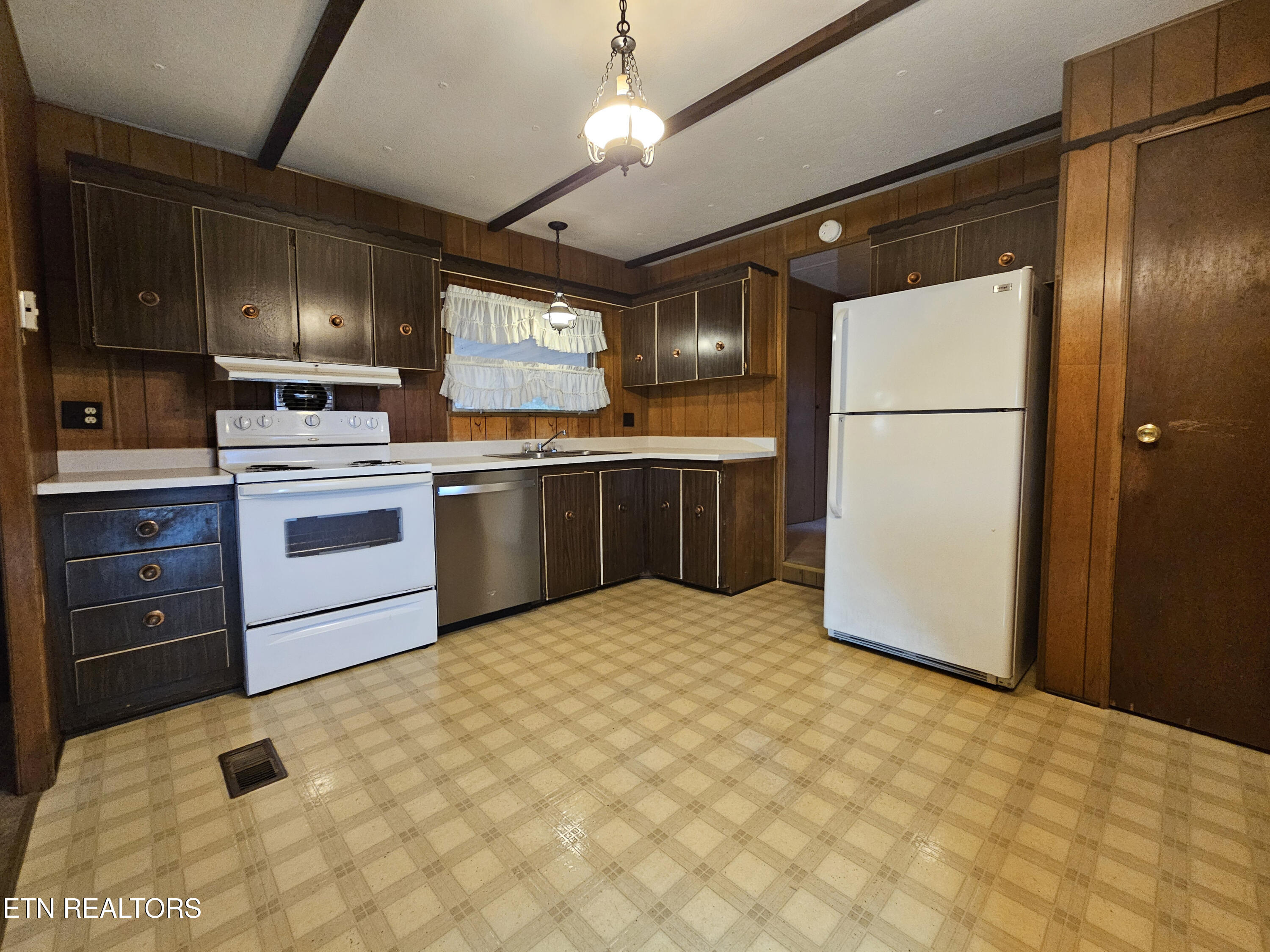 108 Overton Lane Powell TN 37849