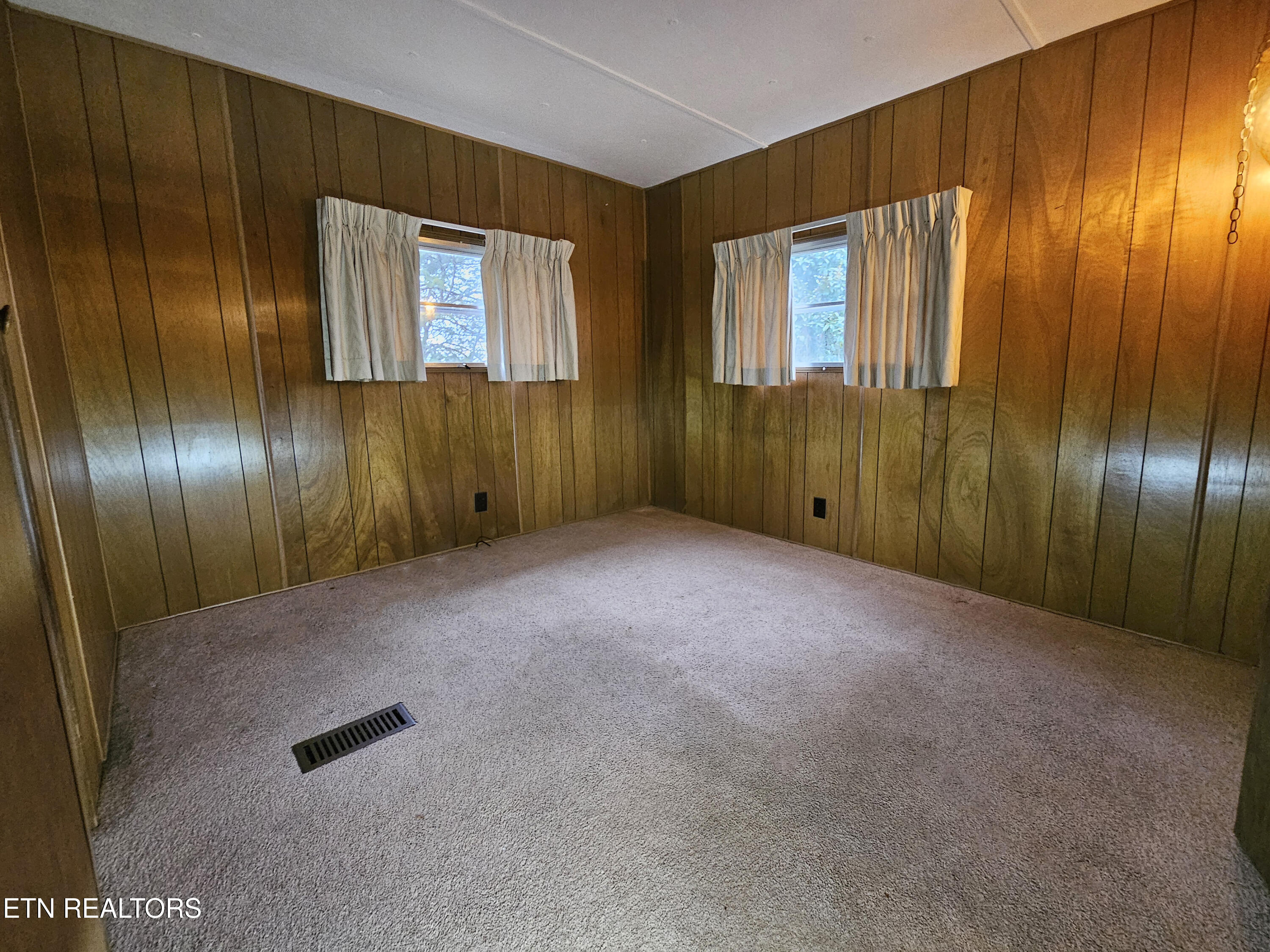 108 Overton Lane Powell TN 37849