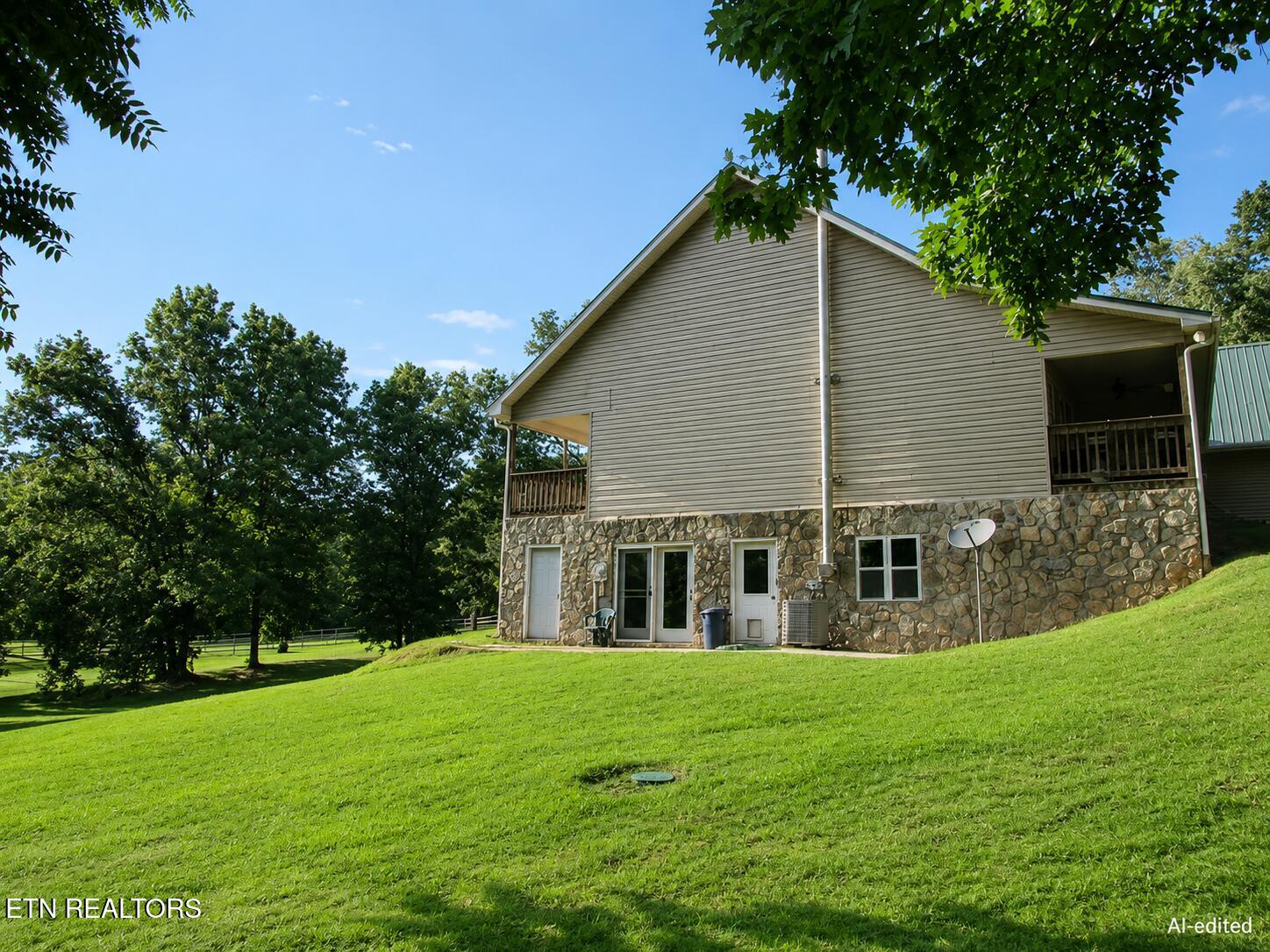 3527 Fox Creek Road Louisville TN 37777