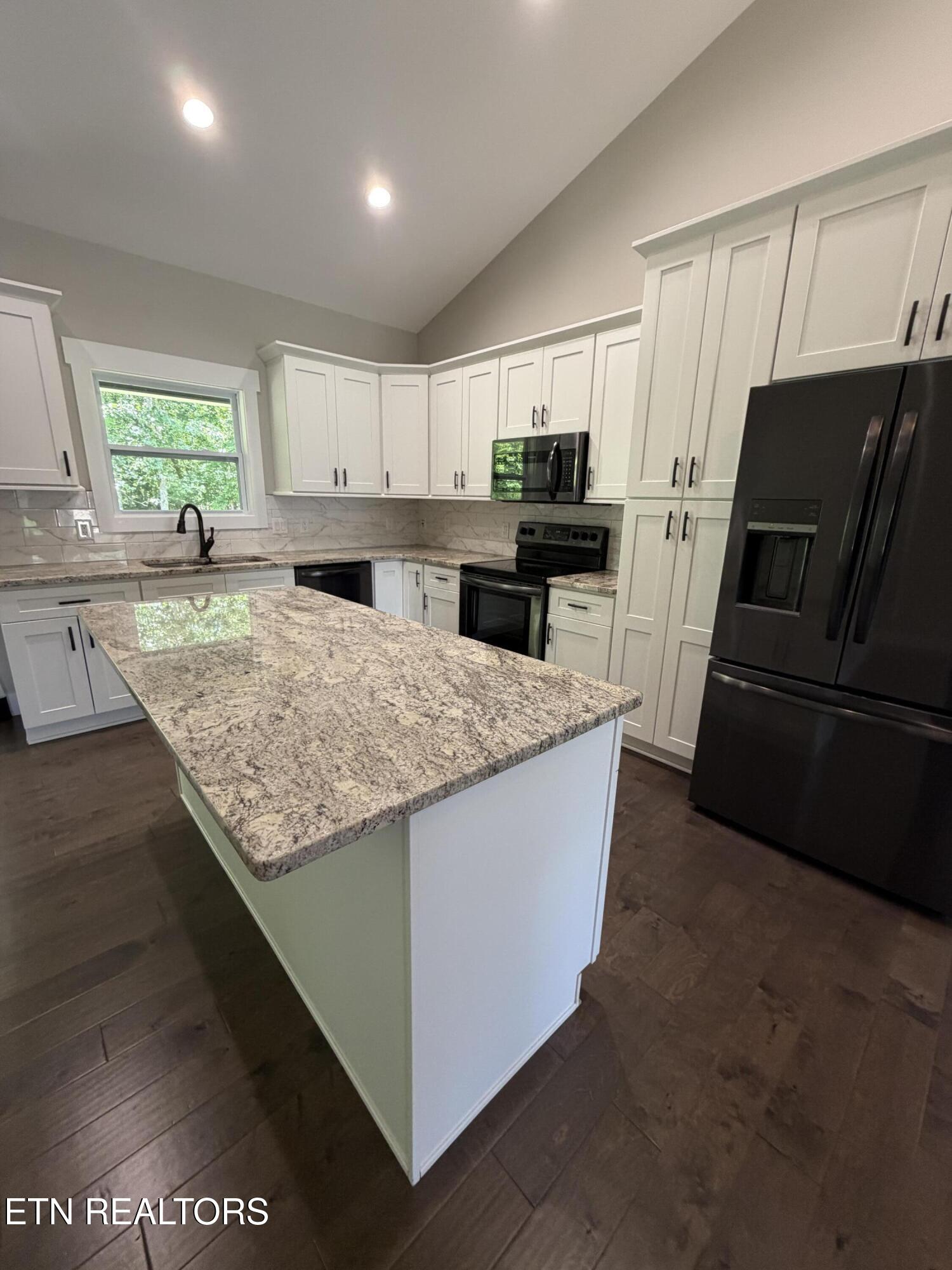 209 Amherst Lane Crossville TN 38558